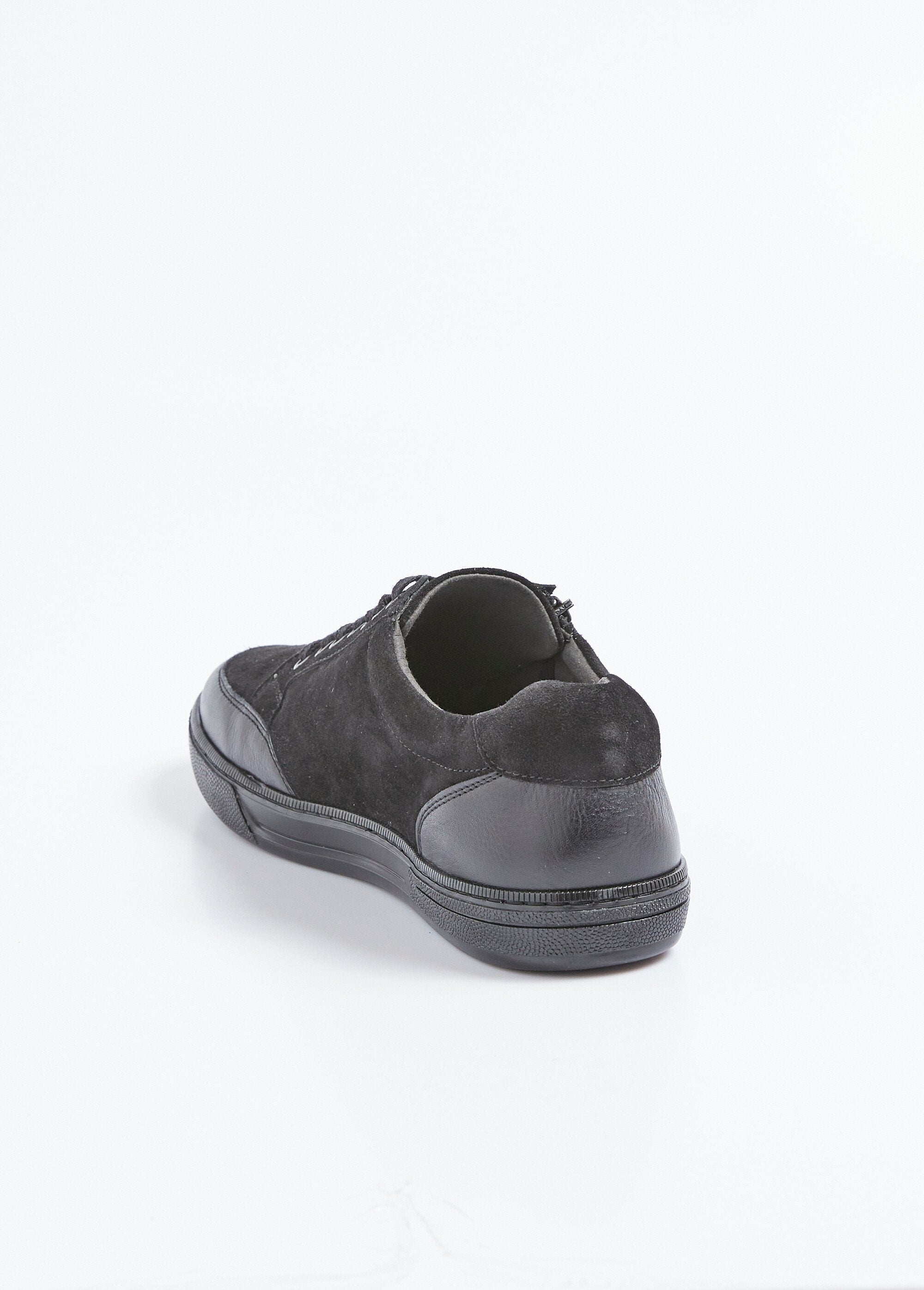 Zapatillas_bajas_de_piel_con_cordones_y_cremalleras_Negro_DO1_slim