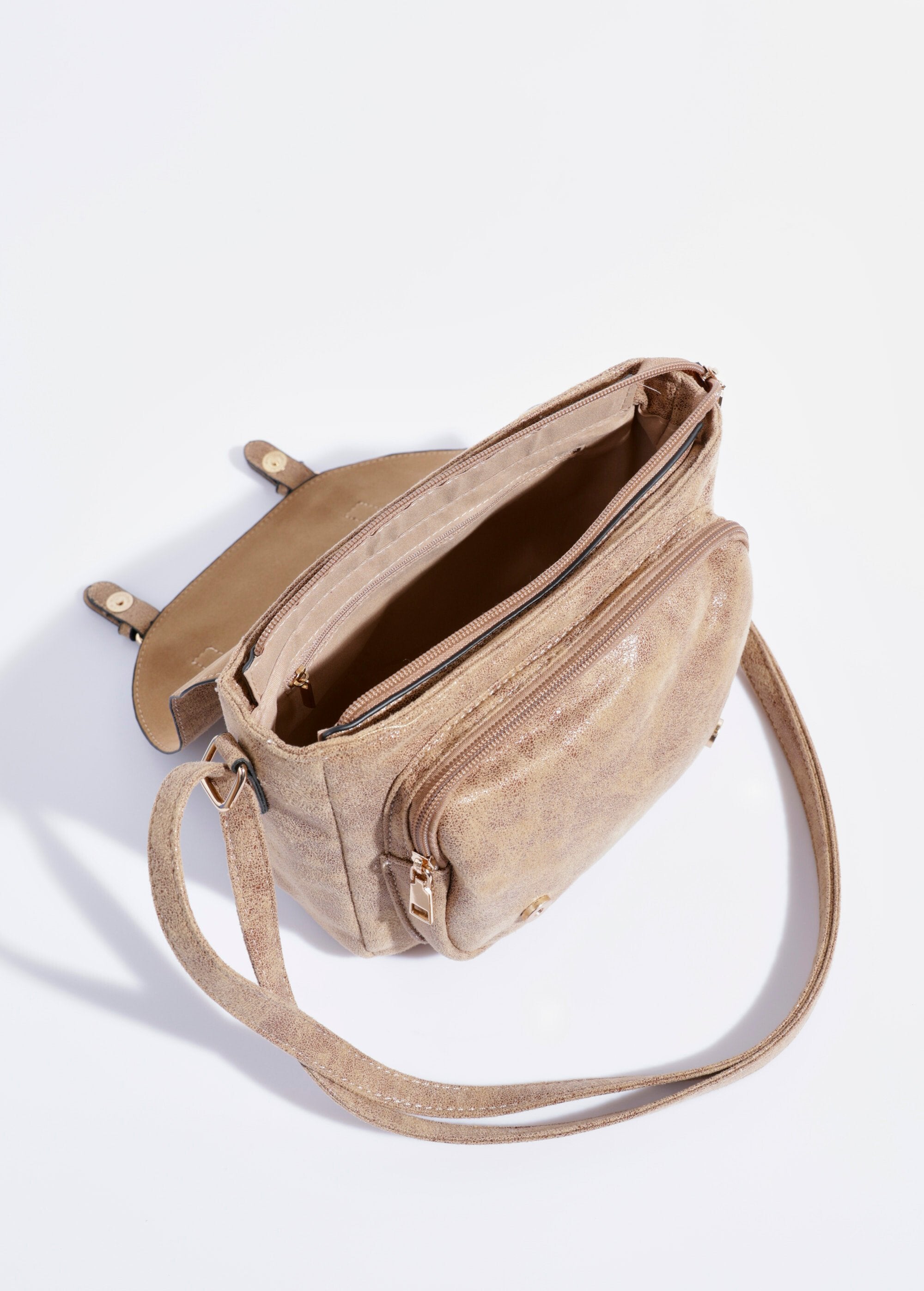 Cartera_iridiscente_con_solapa_y_2_hebillas_Beige_DE1_slim