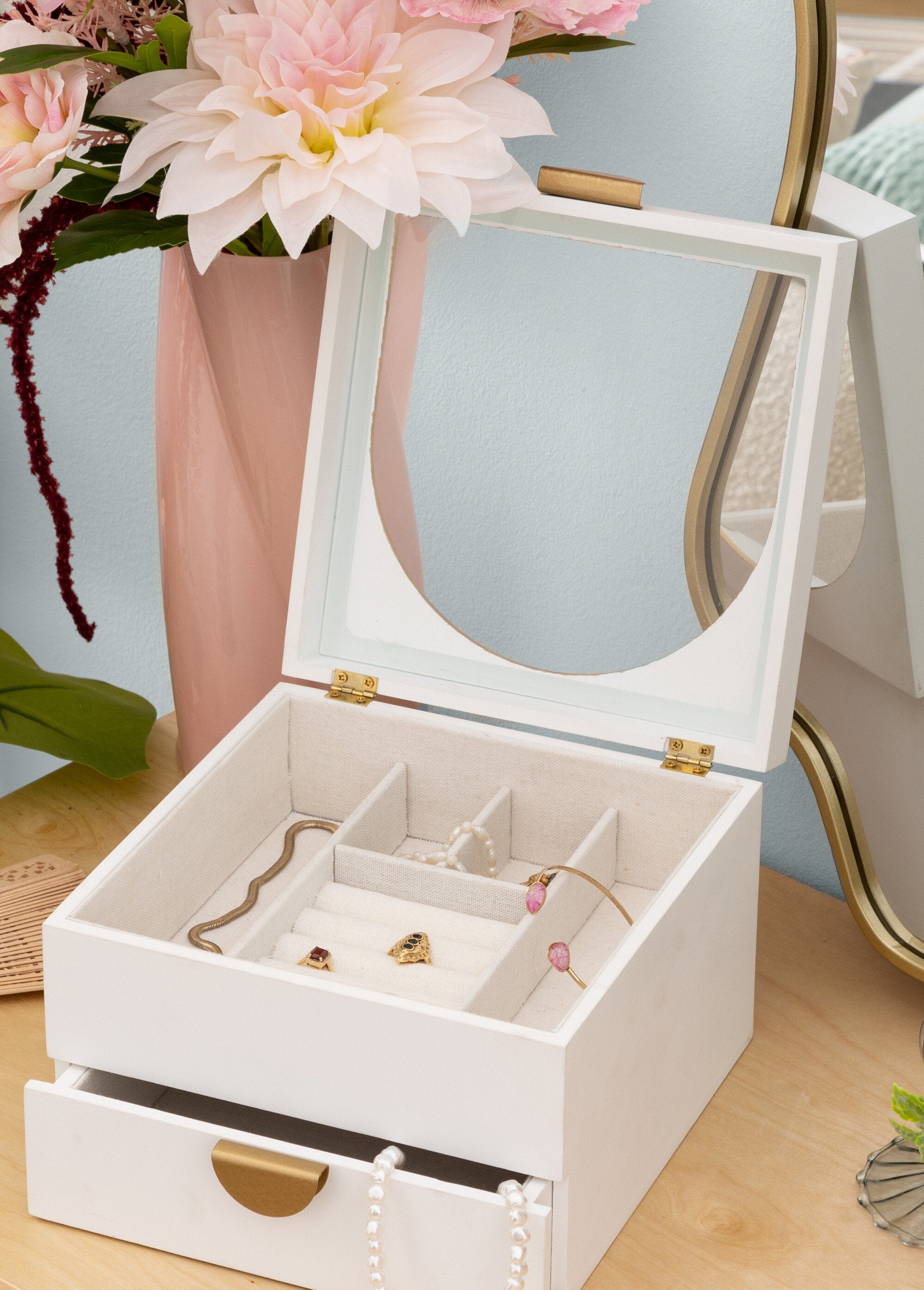 Joyero_con_frente_de_cristal_fabricado_en_madera_y_metal._Blanco_SF1_slim