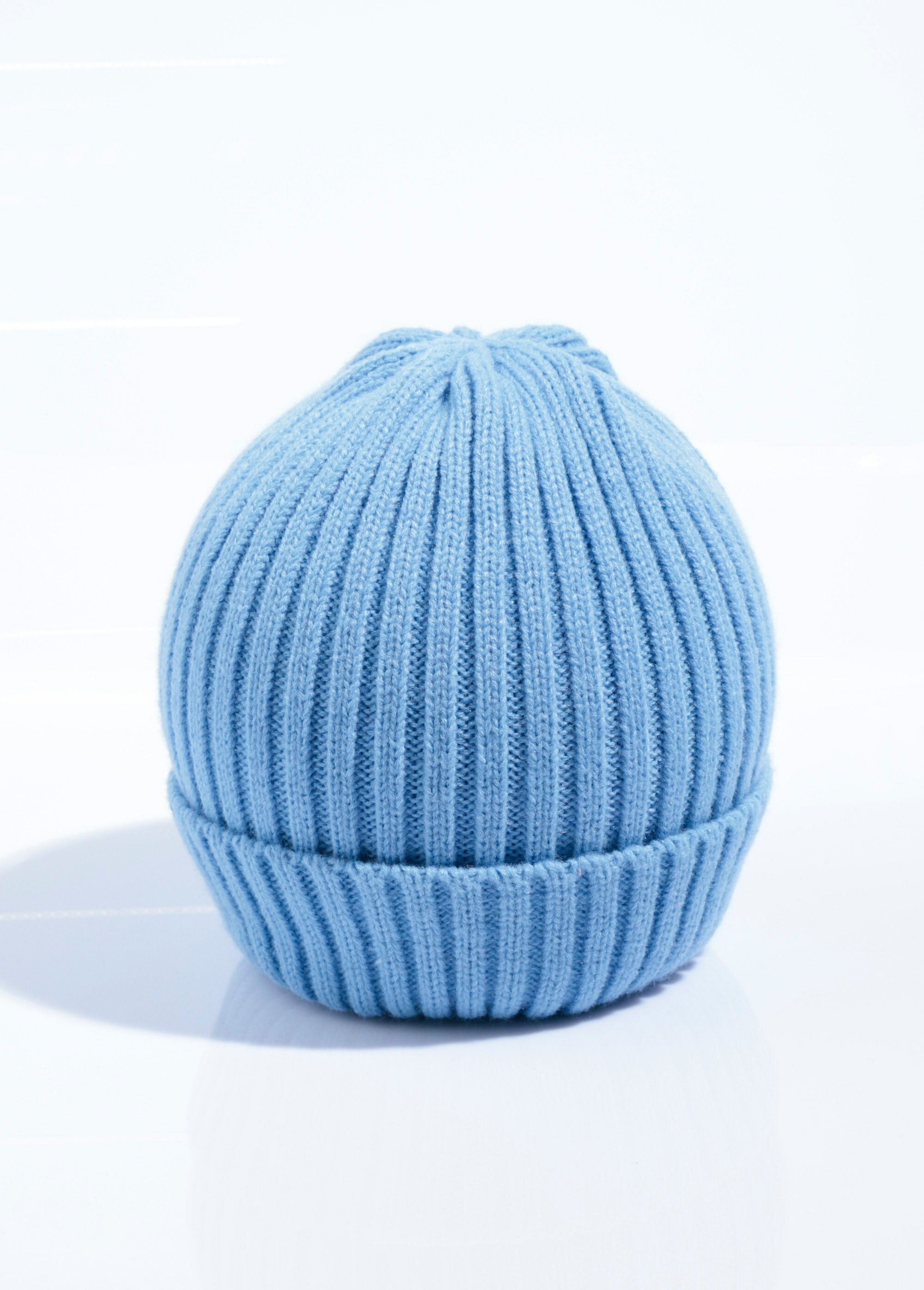 Gorro_de_punto_acanalado_con_puño_Azul_claro_FA2_slim