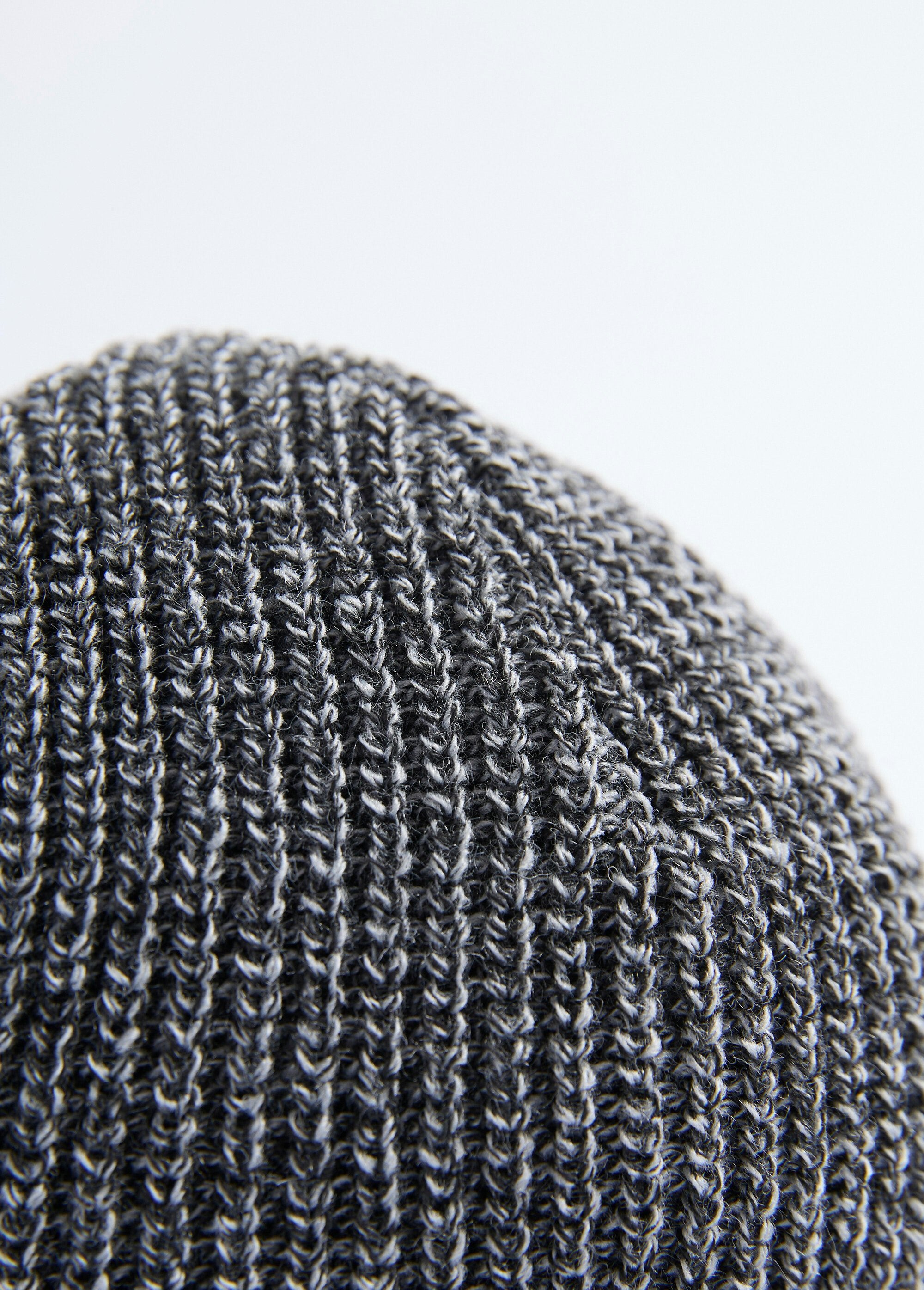 Gorro_de_punto_acanalado_con_puño_Gris_DE2_slim