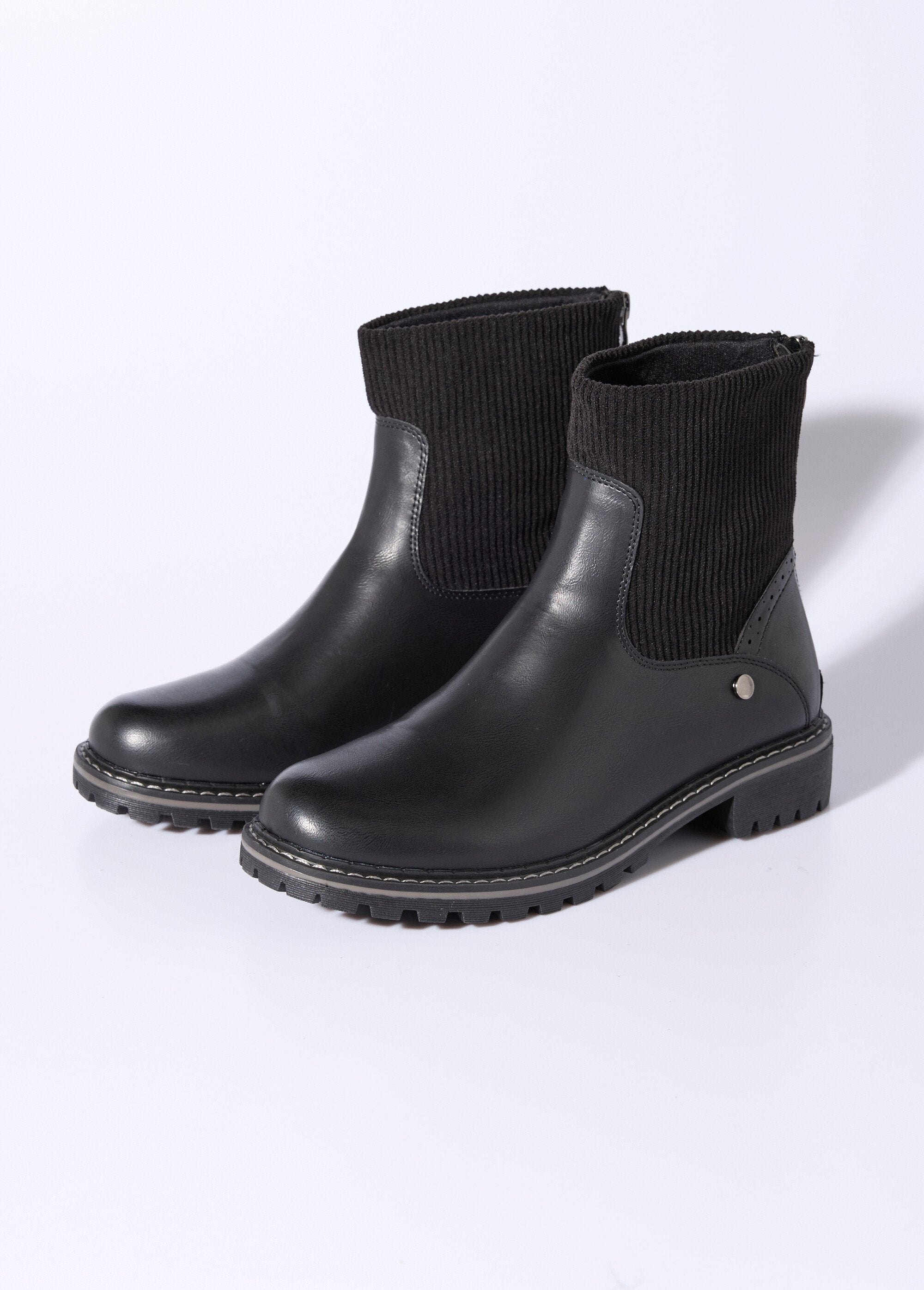 Botas_Camargue_con_inserción_de_terciopelo_Negro_DE1_slim
