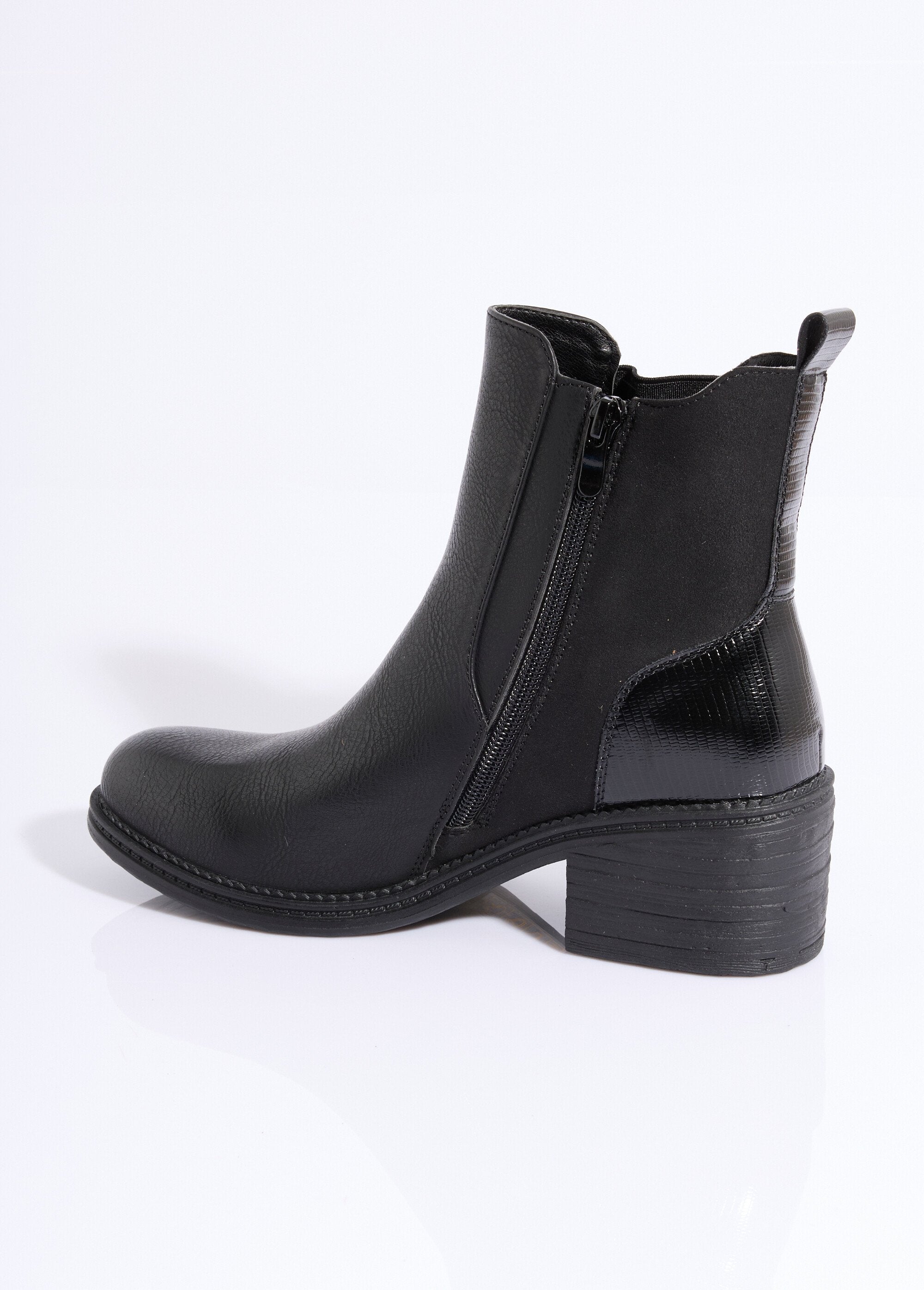 Botas_Chelsea_de_tacón_y_punta_redonda_Negro_DO1_slim