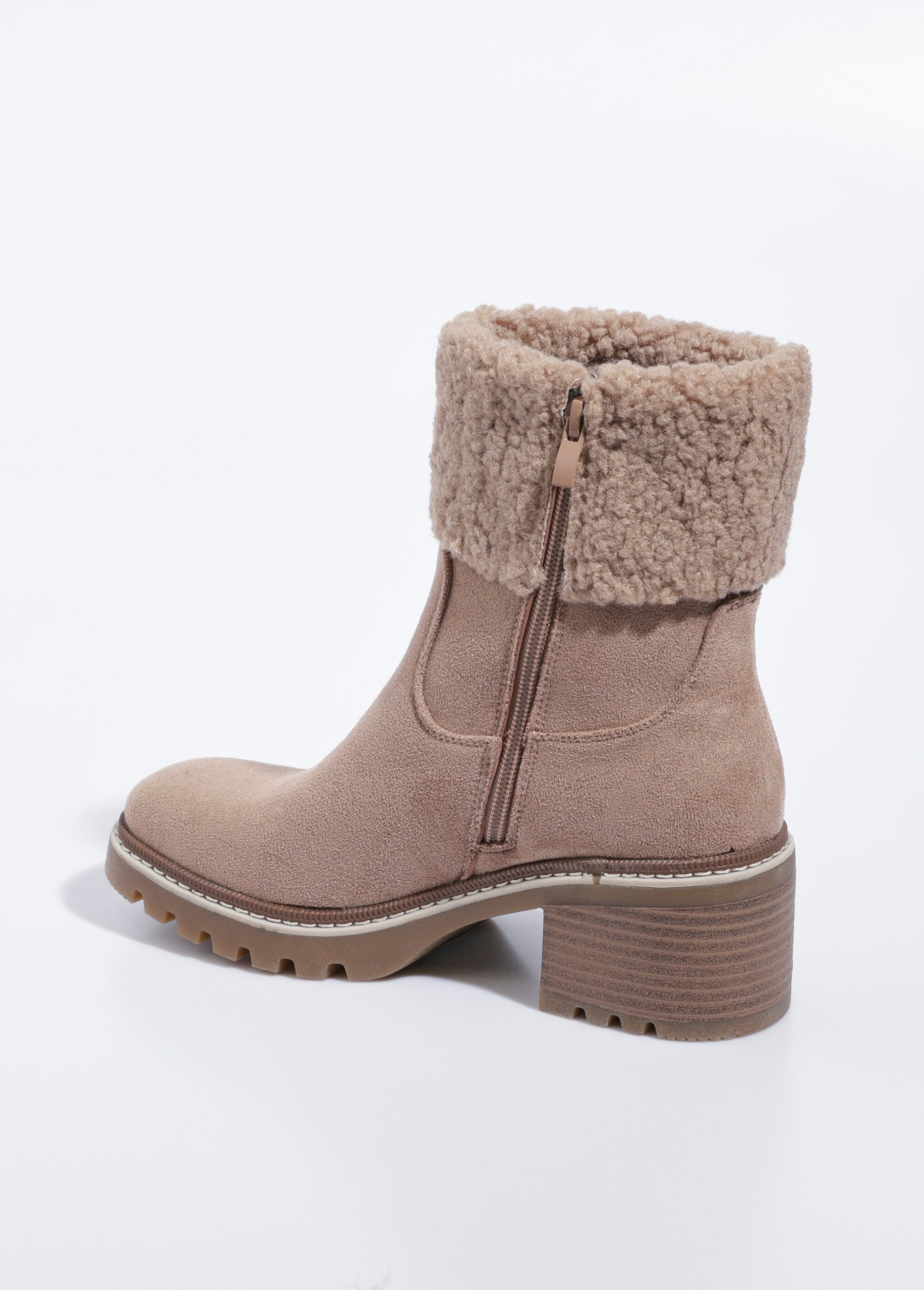 Boots_suédine_à_talon,_revers_fourrure_Beige_DO1_slim