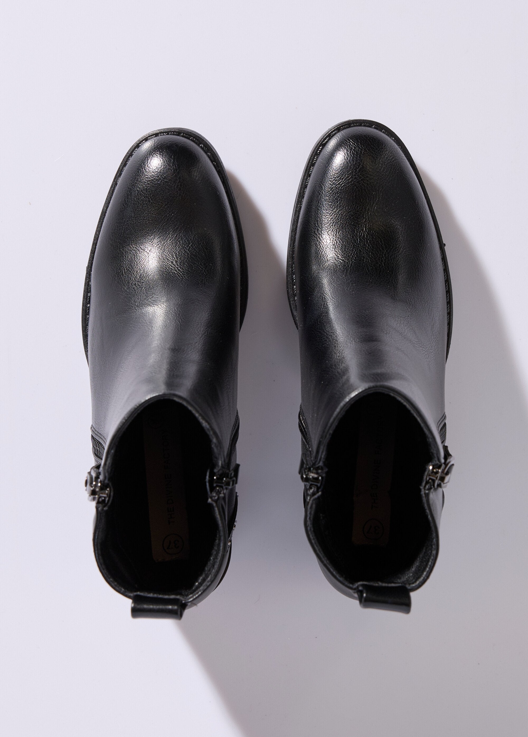 Botas_con_cremallera_y_tacones_con_tachuelas_Negro_OV1_slim