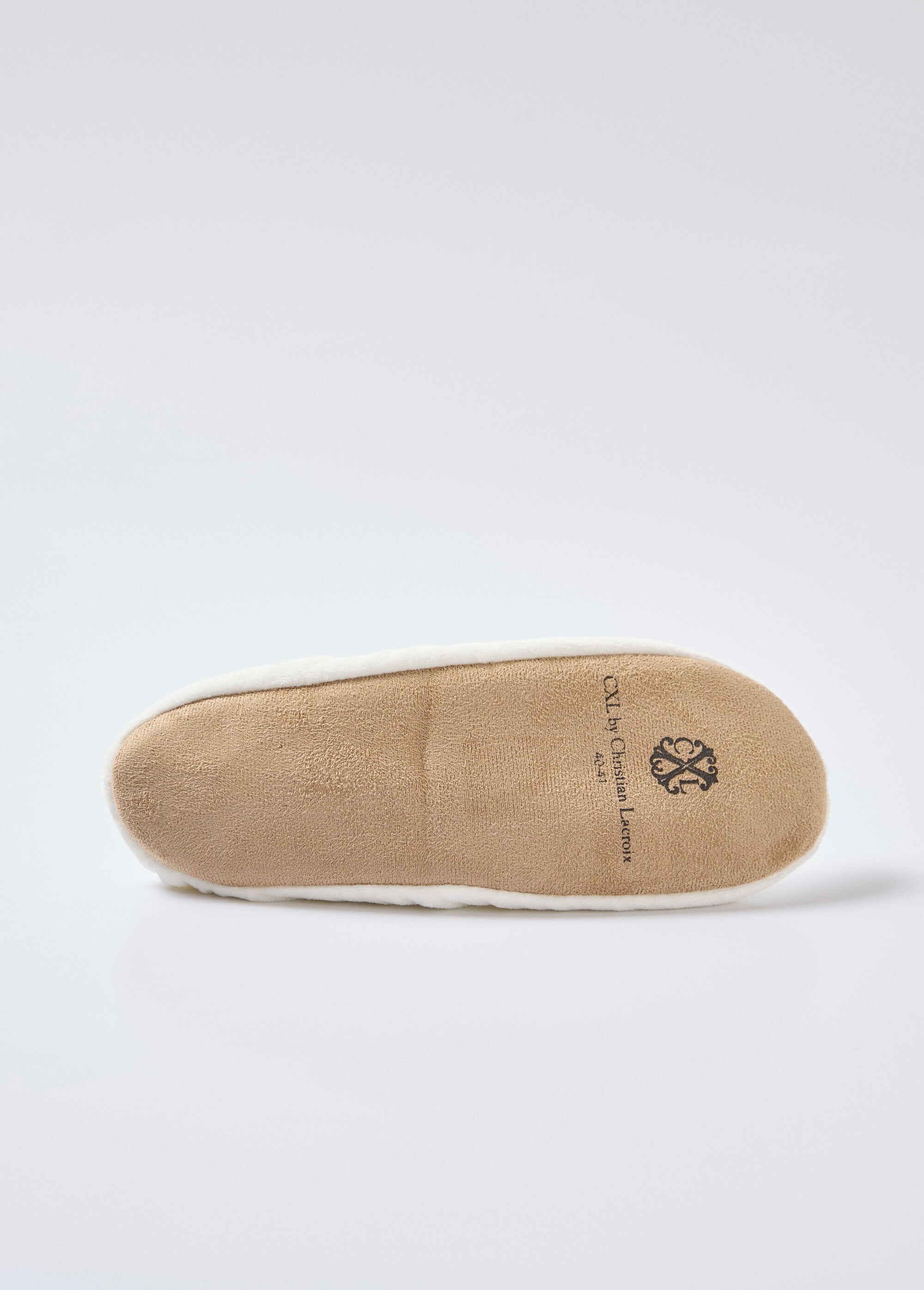 Zapatillas_estilo_bailarina_de_terciopelo_Blanco,_Blanca_UN1_slim