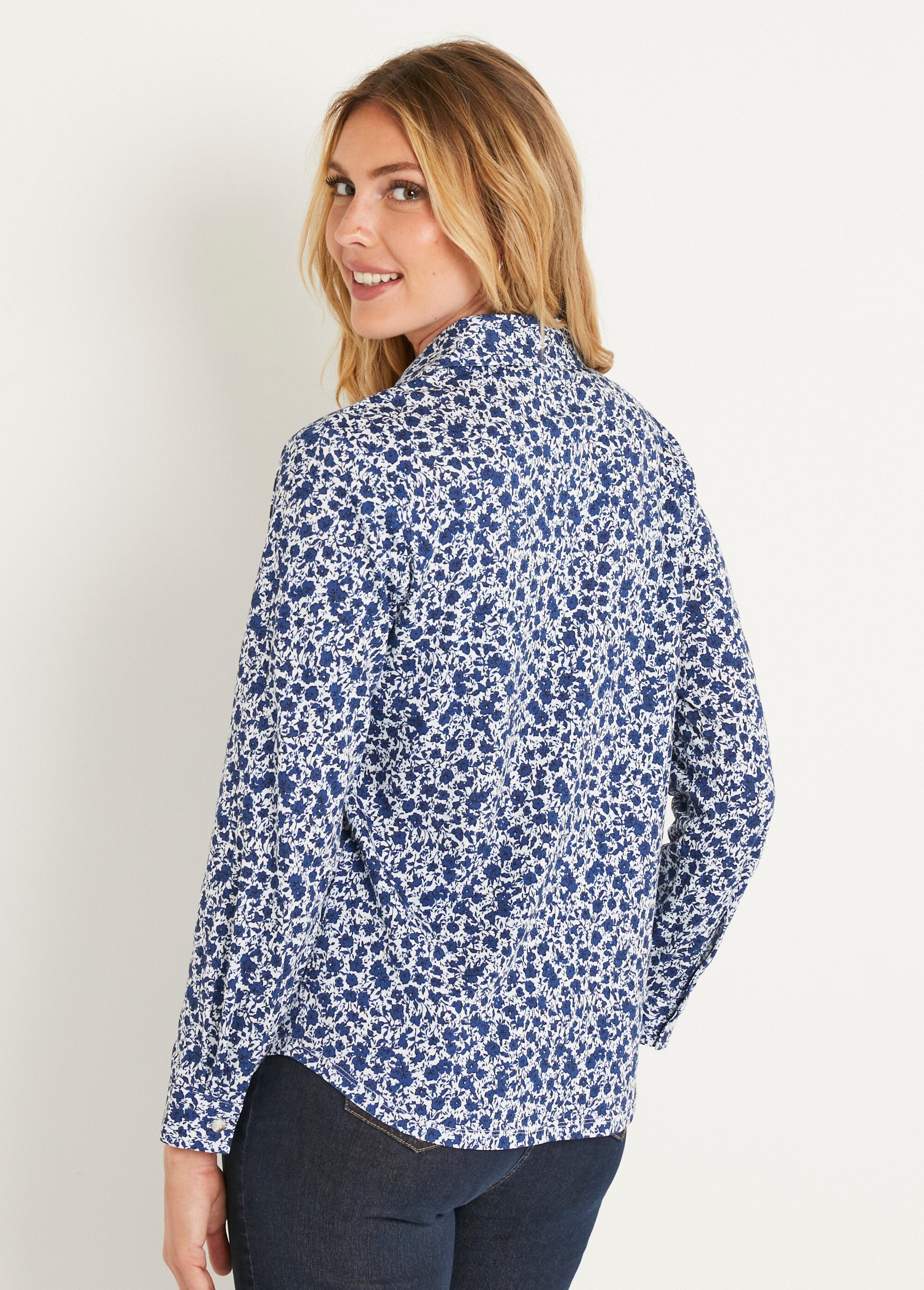Blusa_recta_de_algodón_con_botones_Azul_DO1_slim