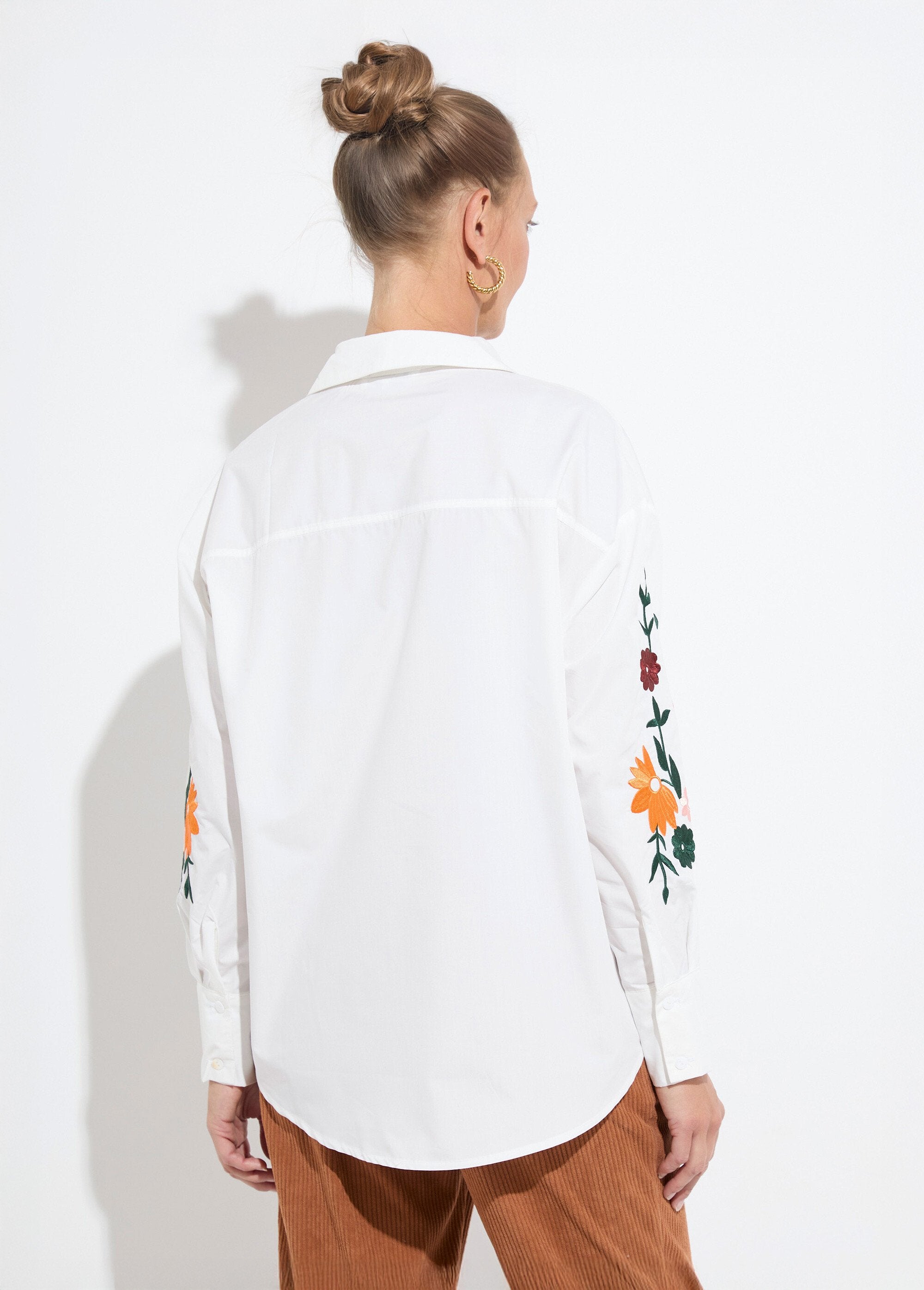 Blusa_larga_de_polialgodón_bordada_con_botones_Multicolor_DO1_slim