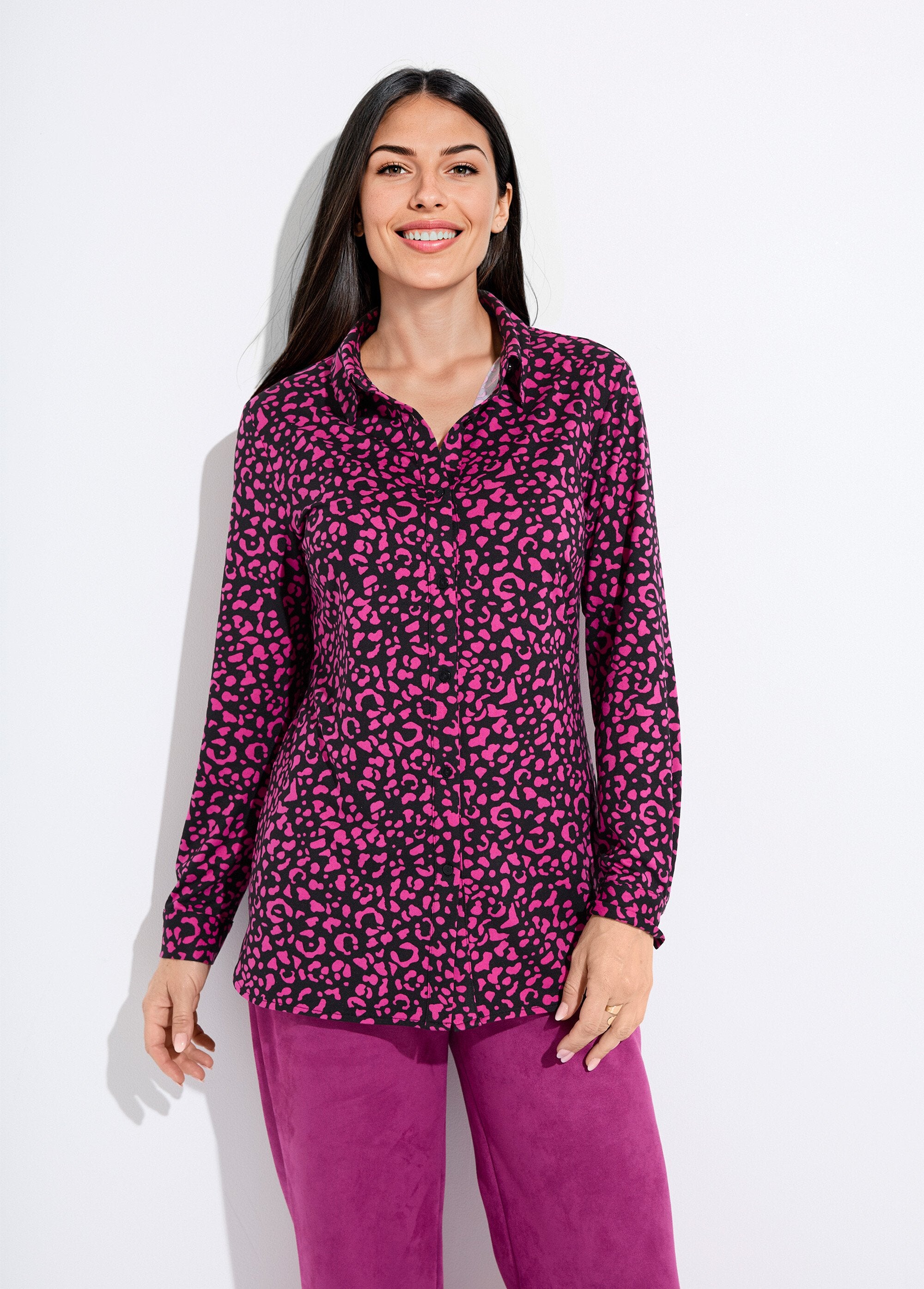 Blusa_de_punto_cálida_con_estampado_de_piel_animal_Negro_y_fucsia_FA1_slim