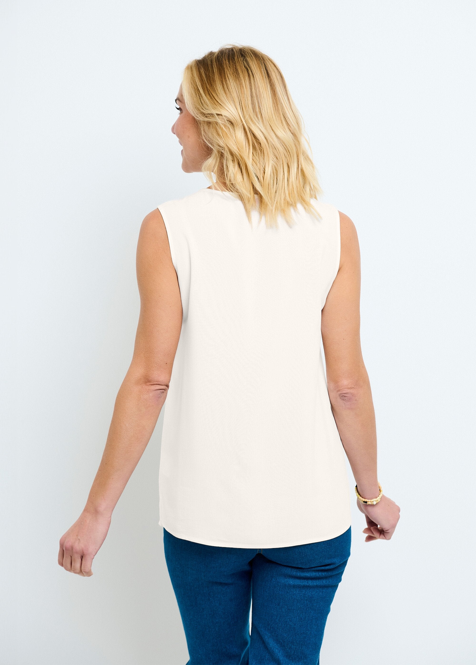 Camiseta_de_tirantes_larga_lisa_o_estampada_con_cuello_redondo_Crudo_DO1_slim