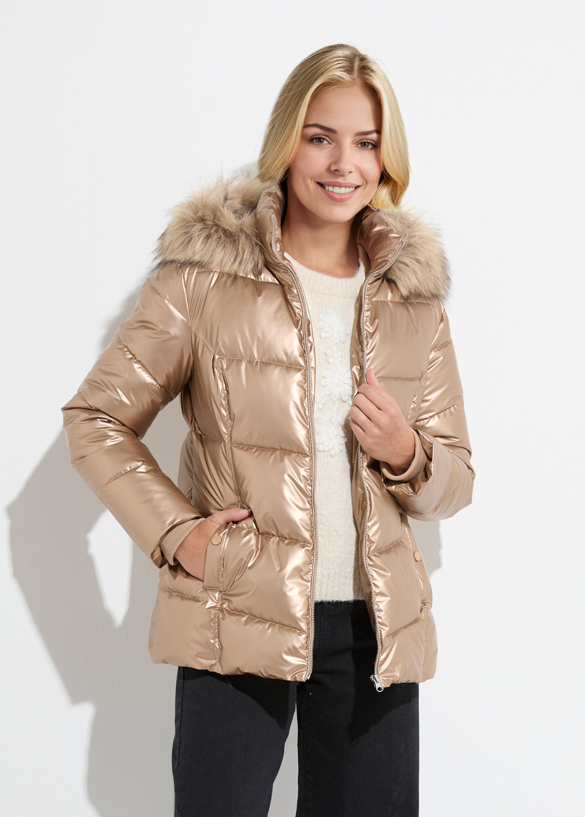 Chaqueta_corta_acolchada_con_capucha_con_efecto_metalizado_Dorado_FA1_slim