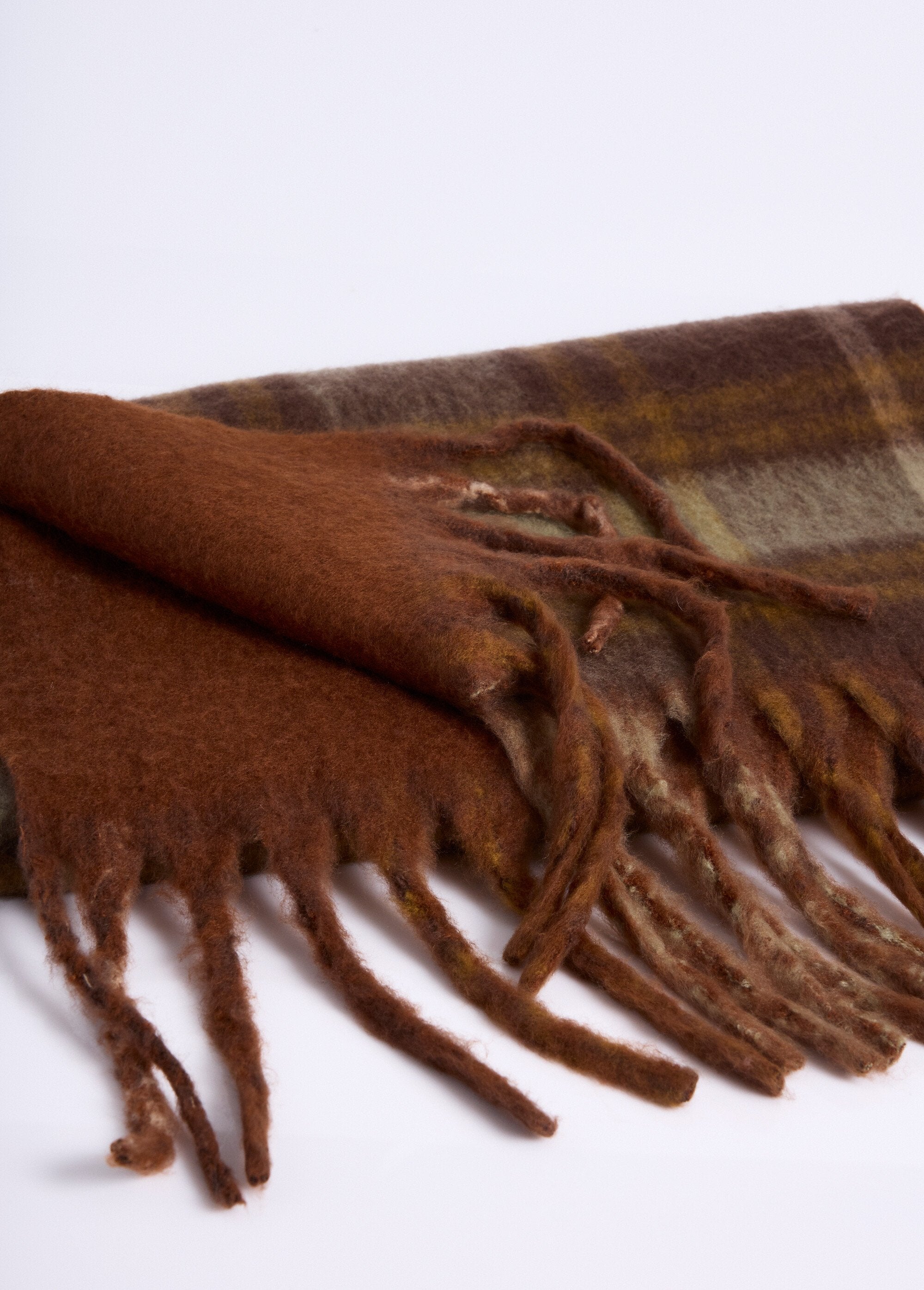 Bufanda_larga_bicolor_a_cuadros/lisa_Raya_color_topo_DE1_slim