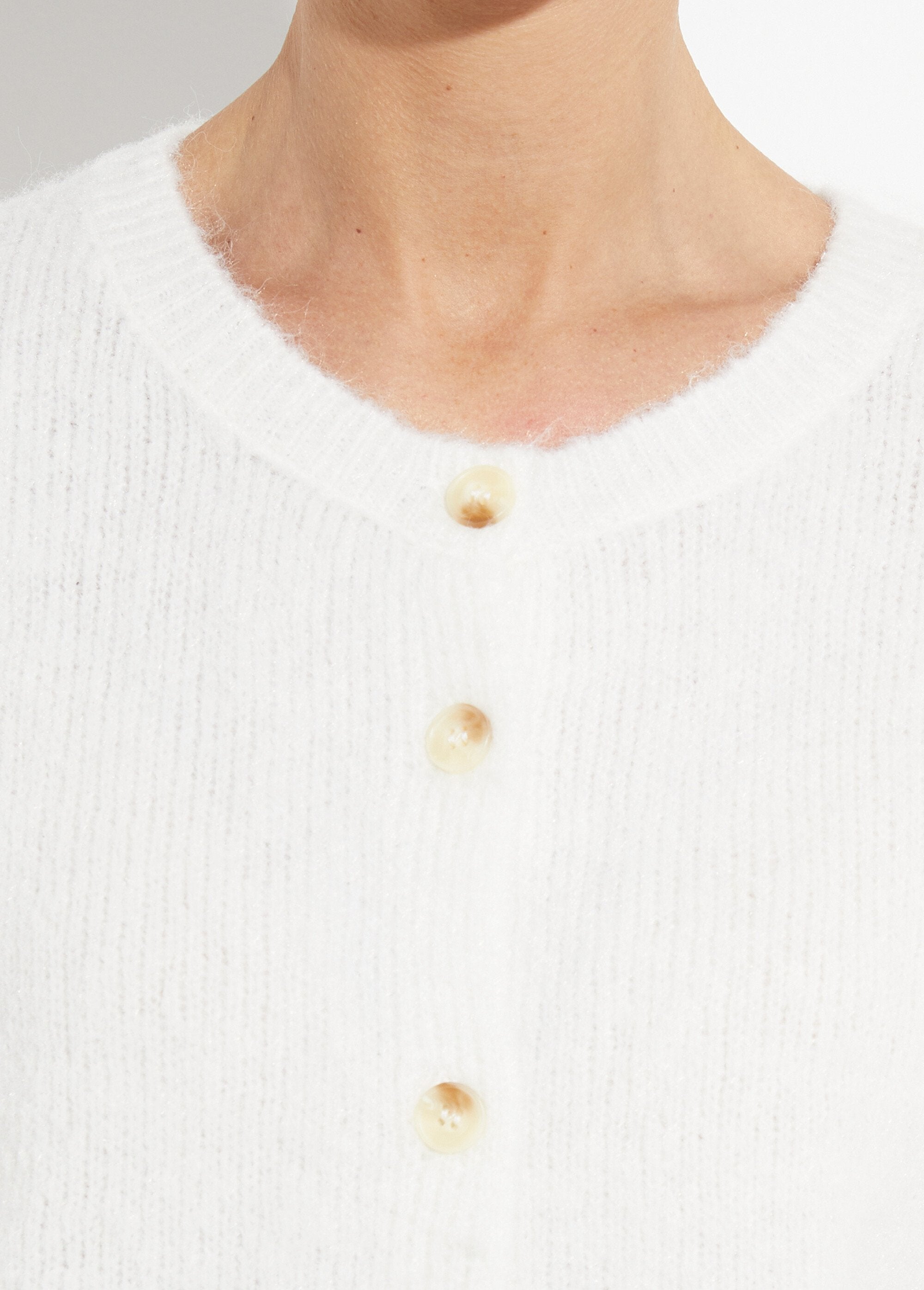 Gilet_col_rond_en_maille_avec_laine_Blanc_DE1_slim