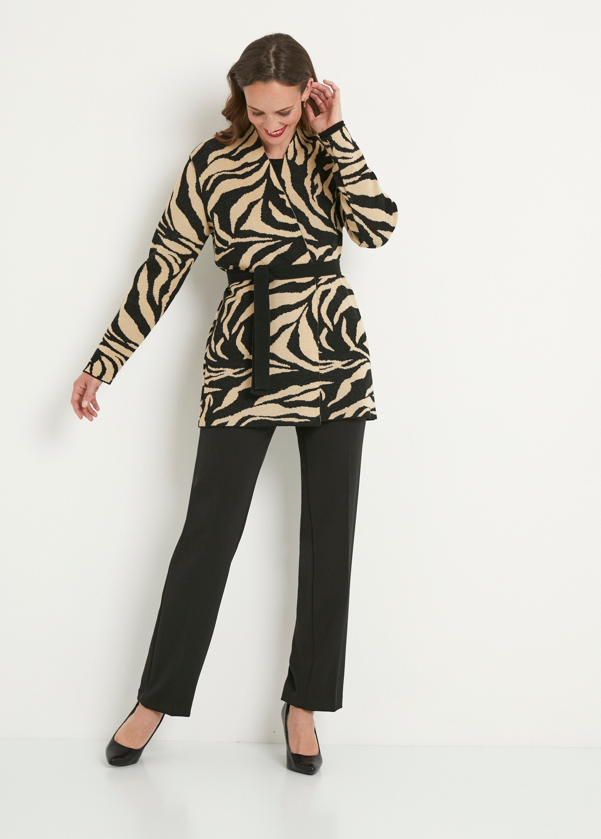 Chaleco_largo_de_piel_de_animal_en_jacquard,_de_borde_a_borde_Beige_y_negro_SF1_slim