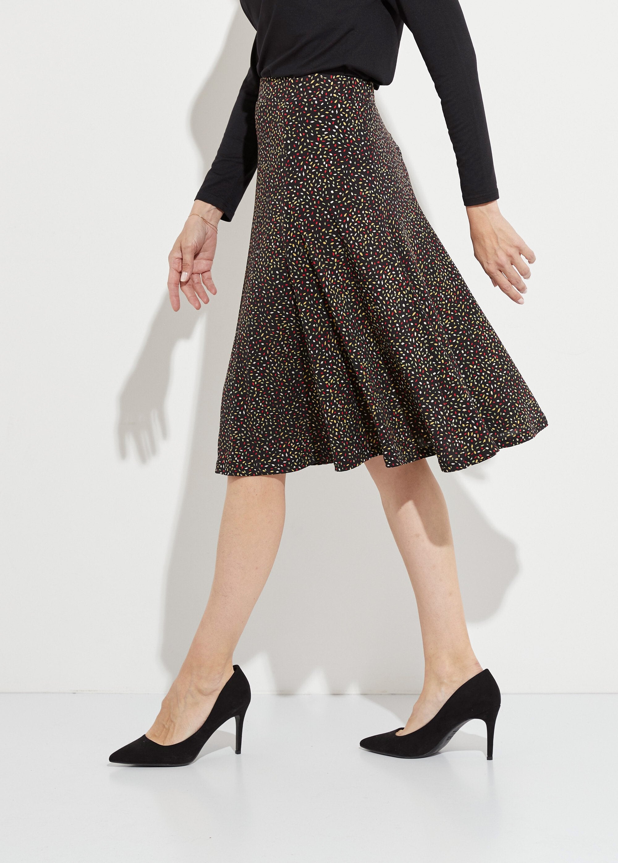 Jupe_évasée_maille_imprimée_ceinture_élastiquée_Noir_et_rouge_DR1_slim
