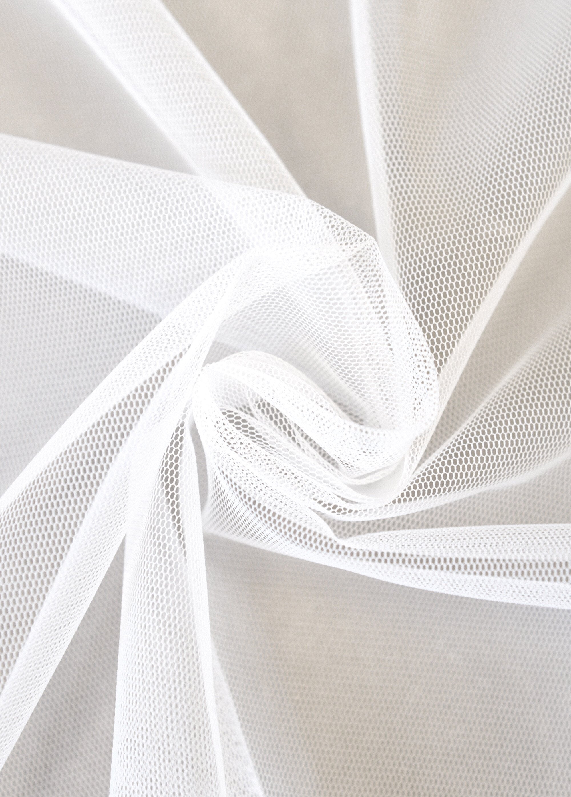 Cortina_mosquitera_con_lazos_Blanco,_Blanca_DE1_slim