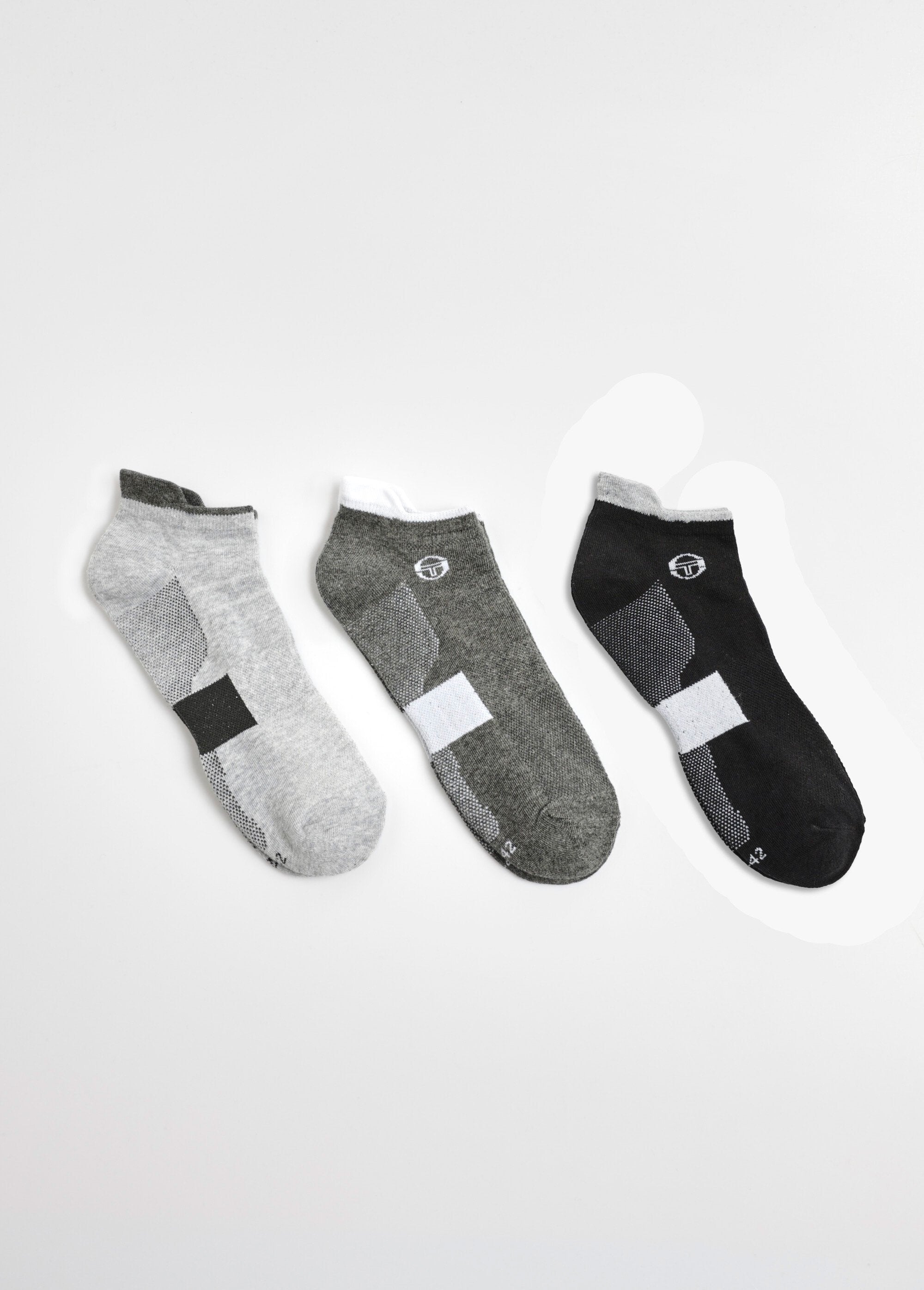 Pack_de_3_calcetines_con_detalle_en_el_talón_Gris_surtido_DE1_slim