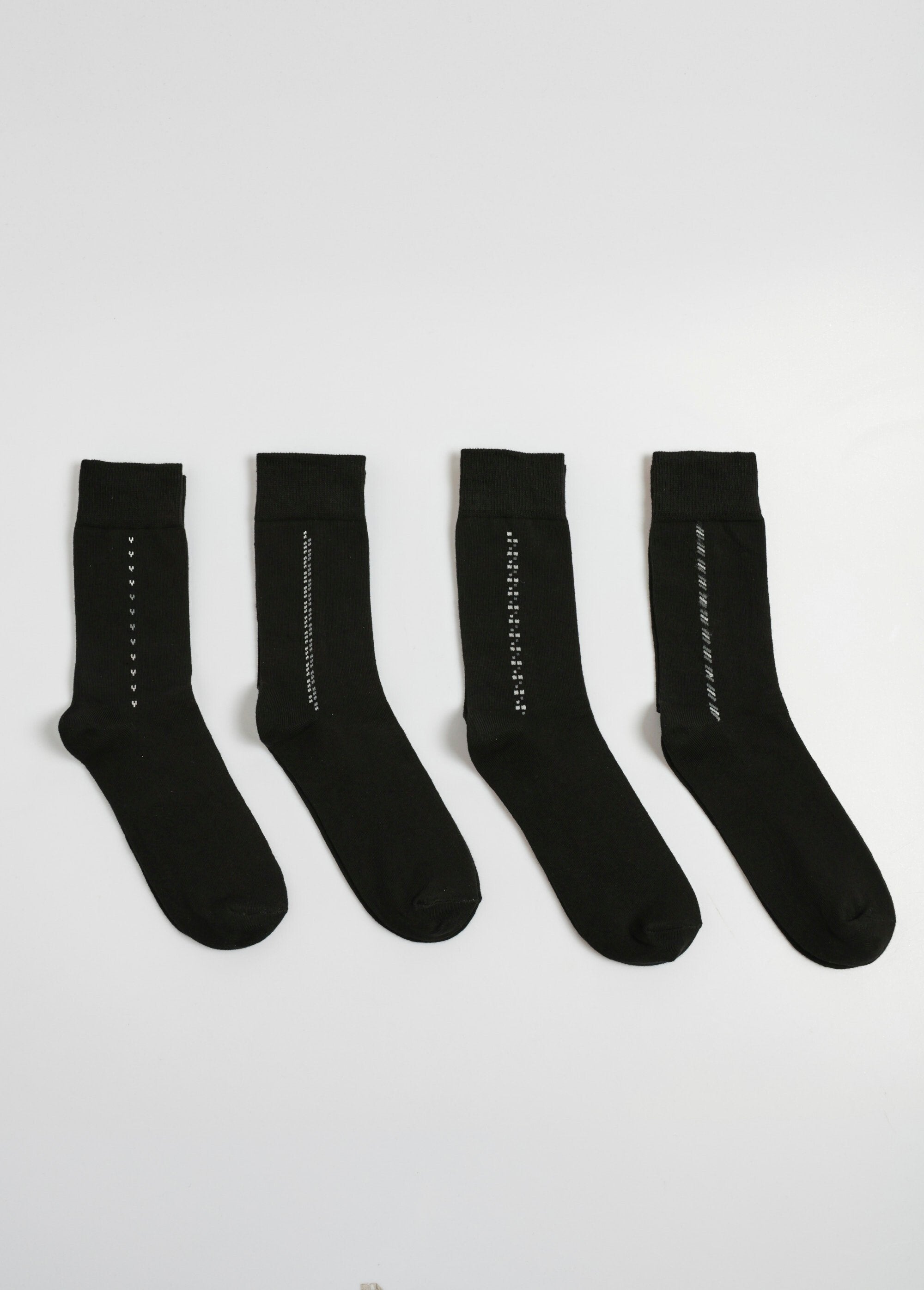 Pack_de_4_calcetines_con_pequeños_estampados,_color_oscuro_Negro_a_juego_DE1_slim