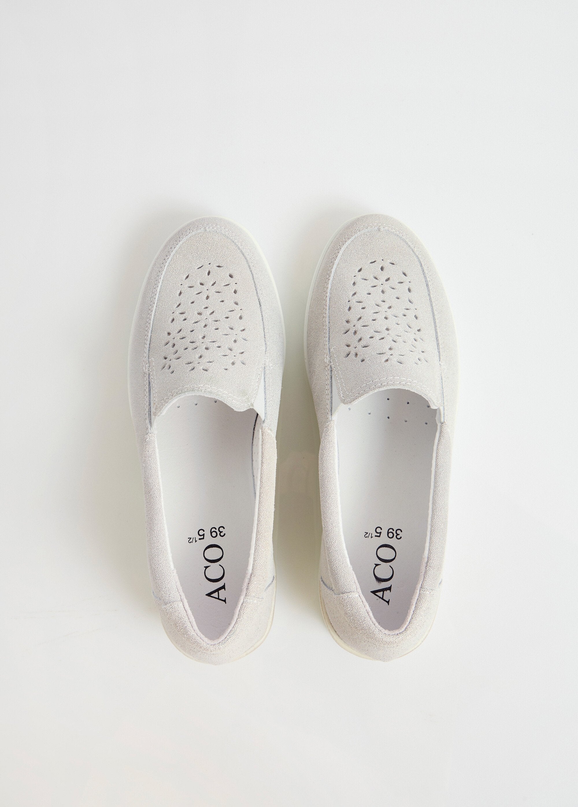 Mocasines_anchos_de_piel_brillante_Plata_OV1_slim