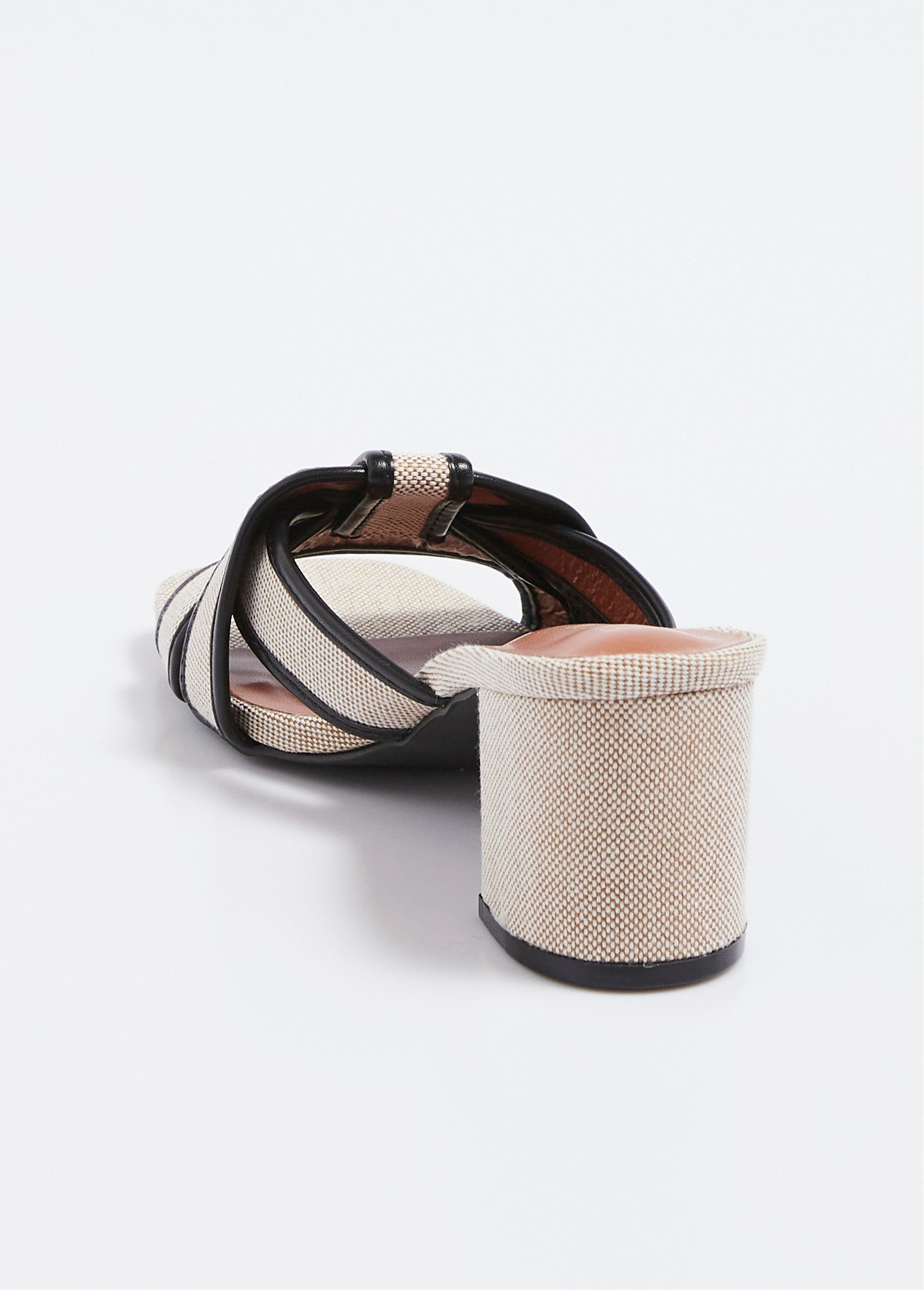 Mules_de_tacón_textil_con_efecto_gráfico_Negro_DO1_slim