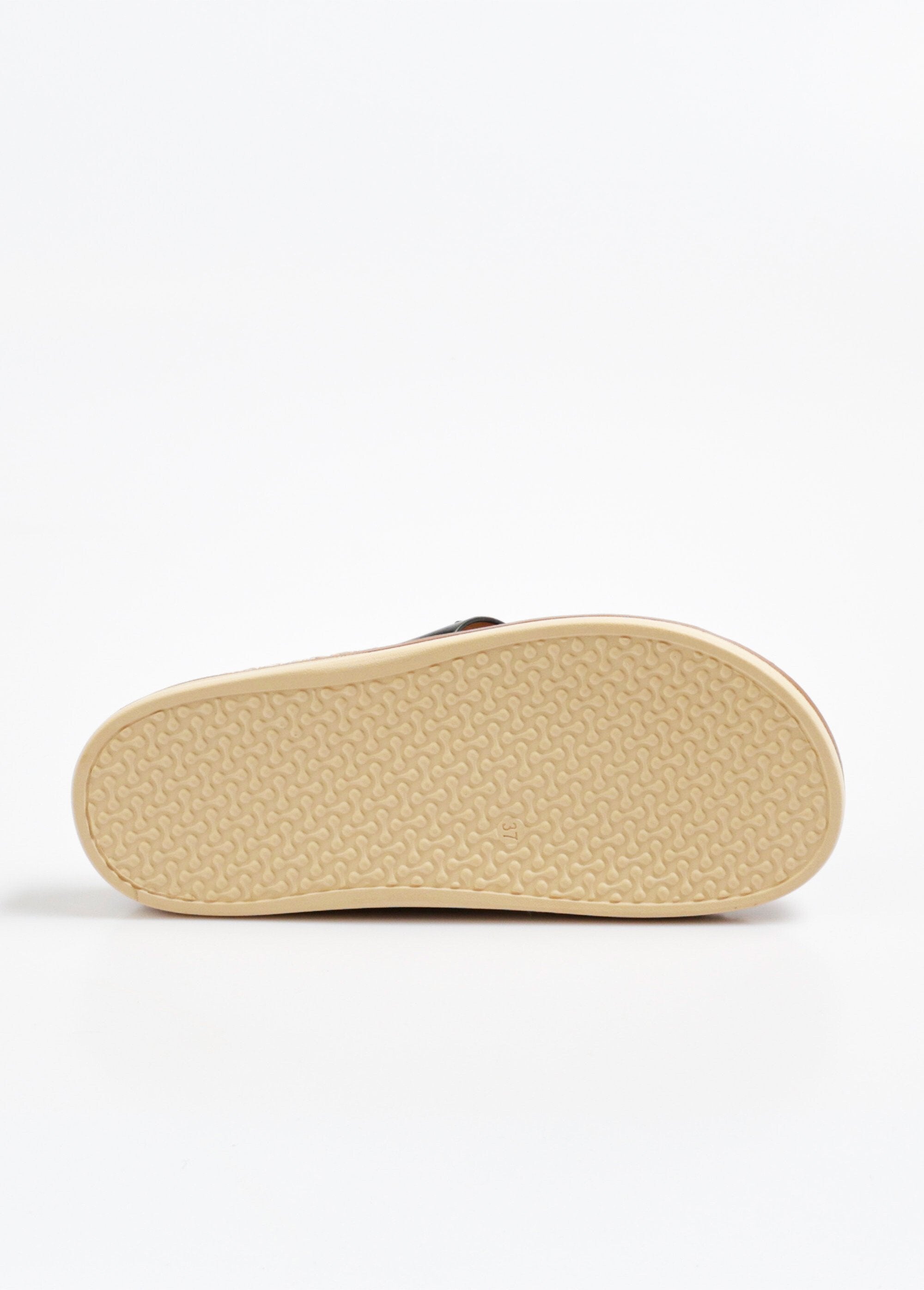 Mules_de_cuña_con_tiras_y_anillas_Negro_UN1_slim