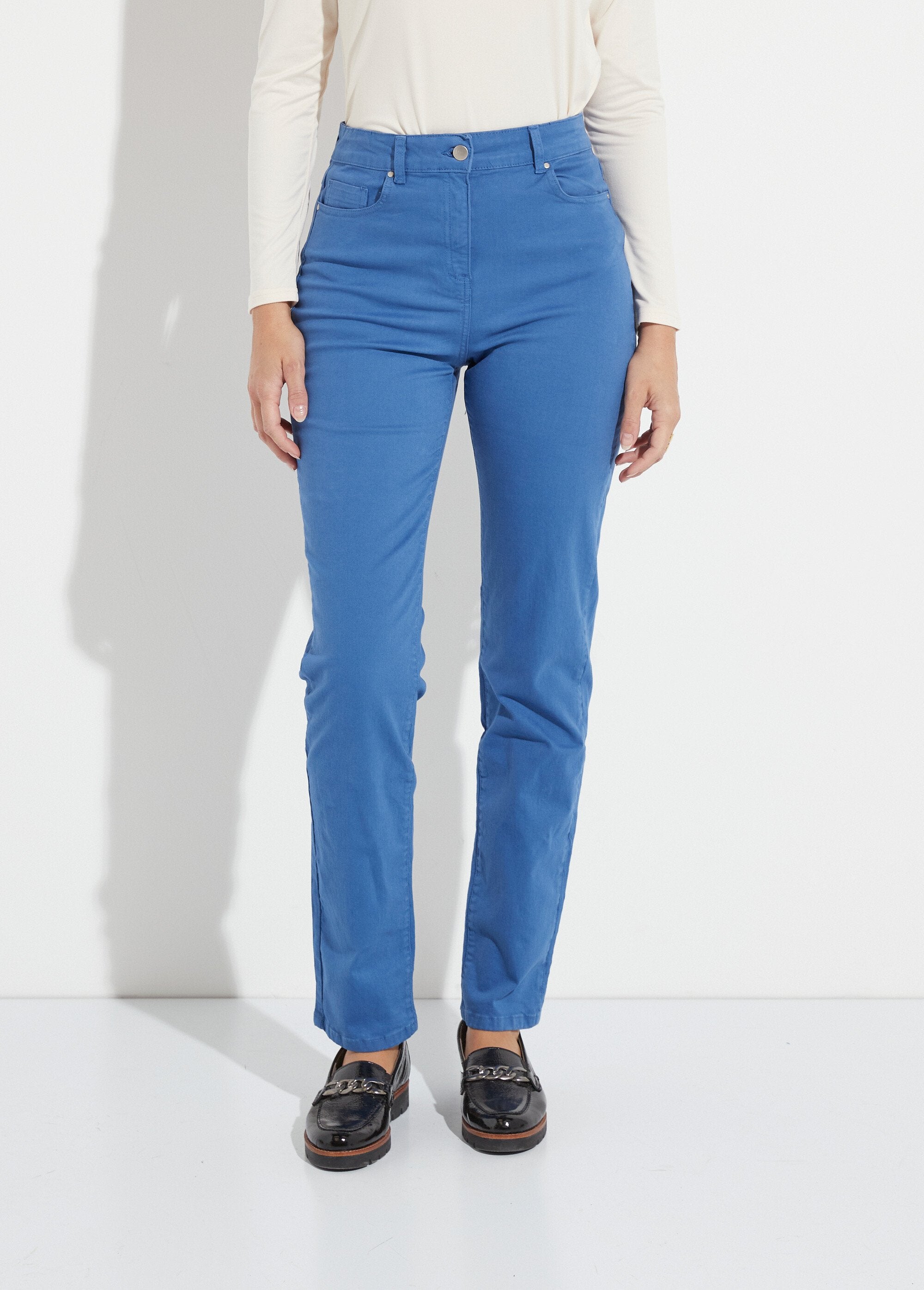 Pantalón_recto_de_cinco_bolsillos_de_algodón_elástico_Azul_FA1_slim