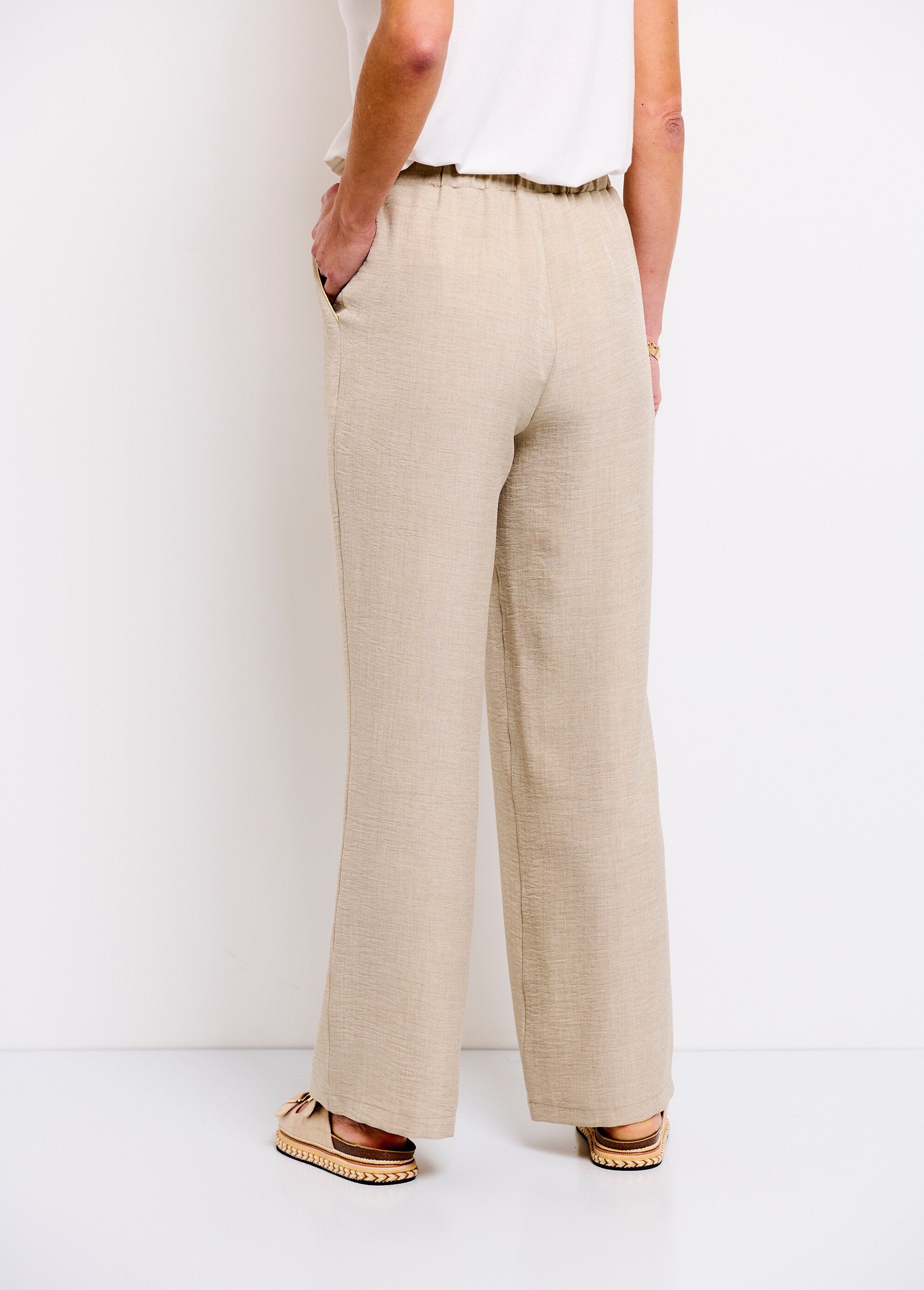 Pantalón_efecto_lino_con_cintura_elástica_ancha_Beige_DO1_slim