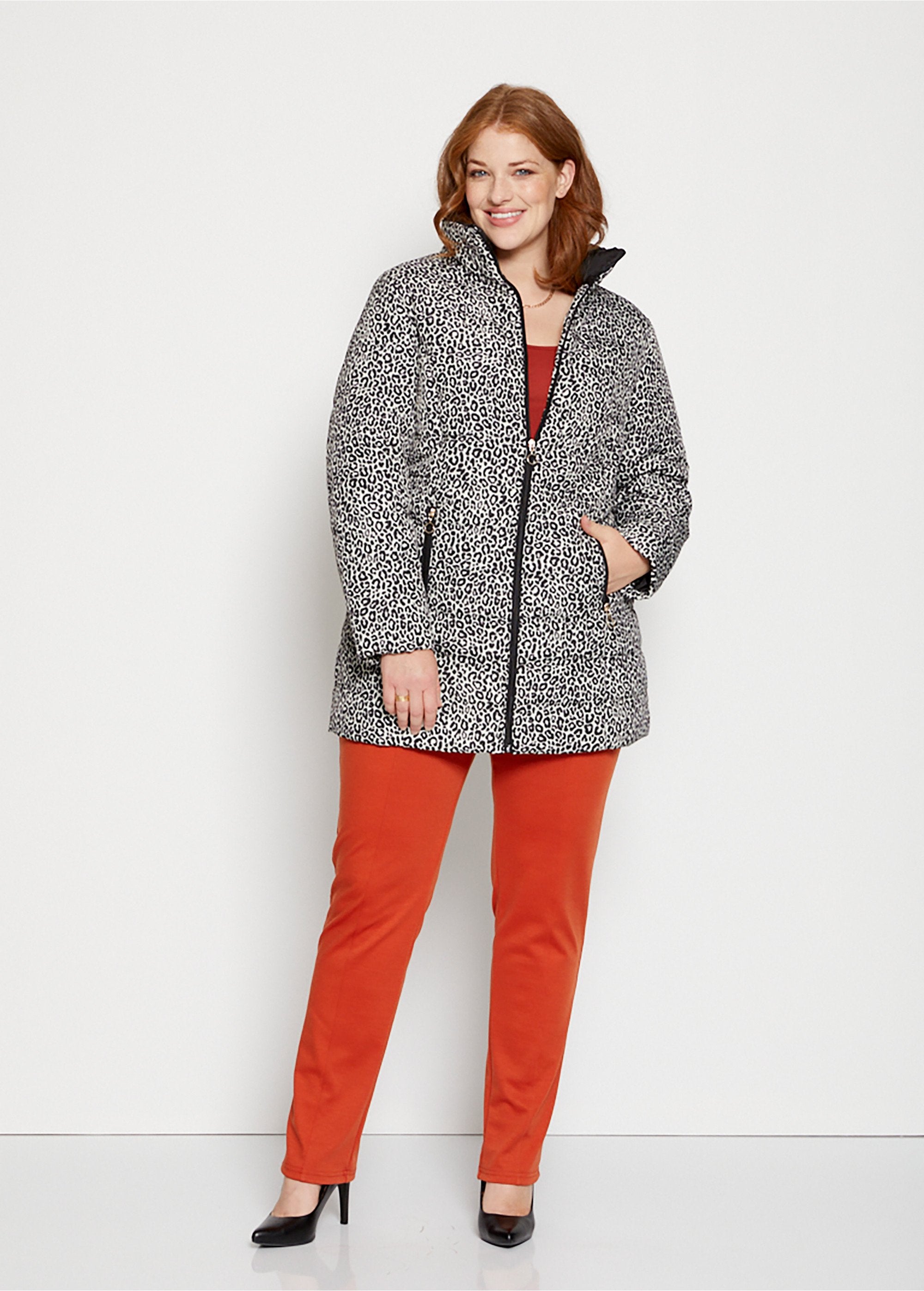 Parka_acolchada_con_estampado_de_leopardo_Natural_y_negro_SF1_curvy