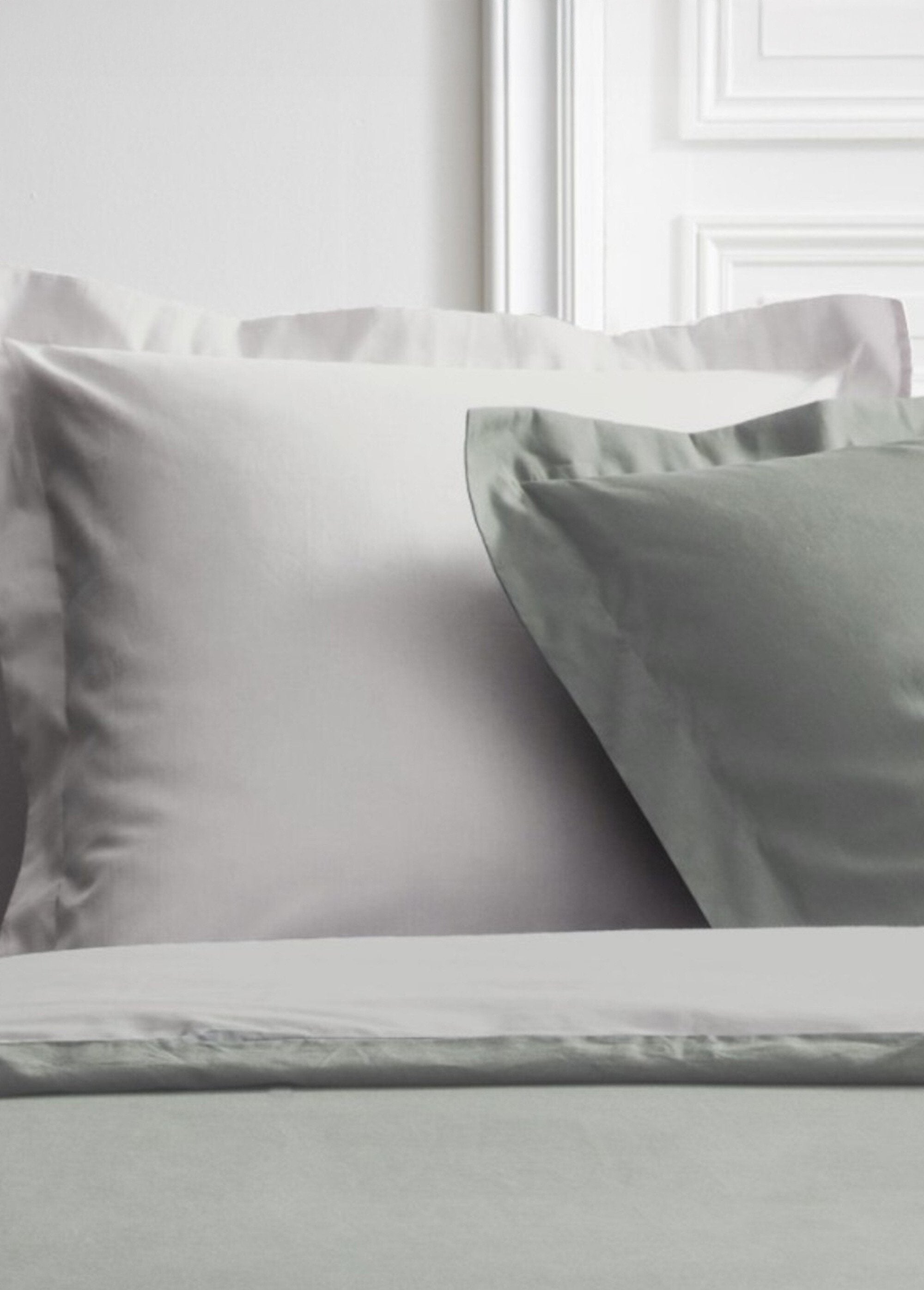 Juego_de_cama_de_percal_de_algodón,_240_x_220_cm_Duna_y_salvia_DE1_slim