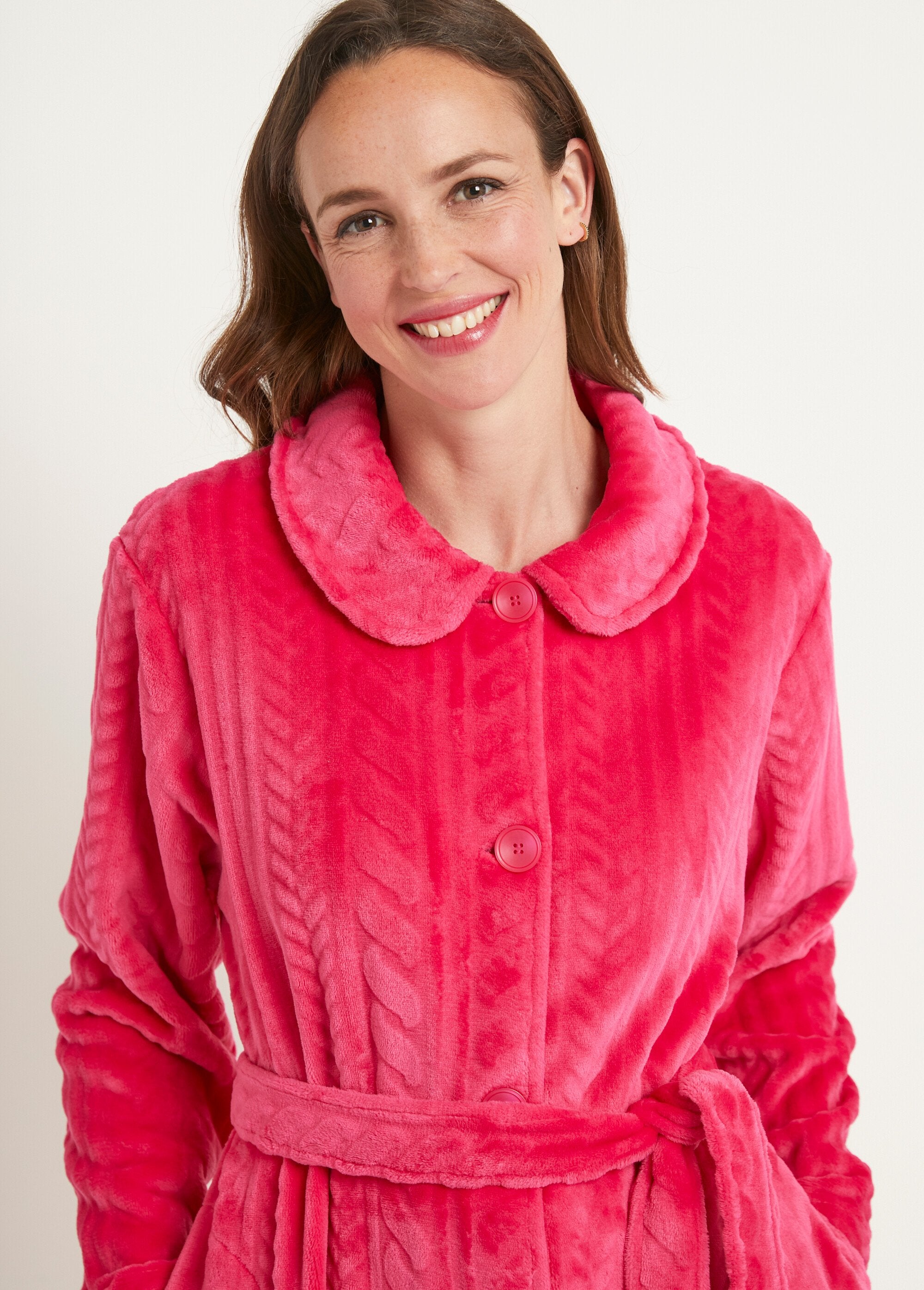 Albornoz_abotonado_de_punto_de_rizo_Frambuesa_DE1_slim