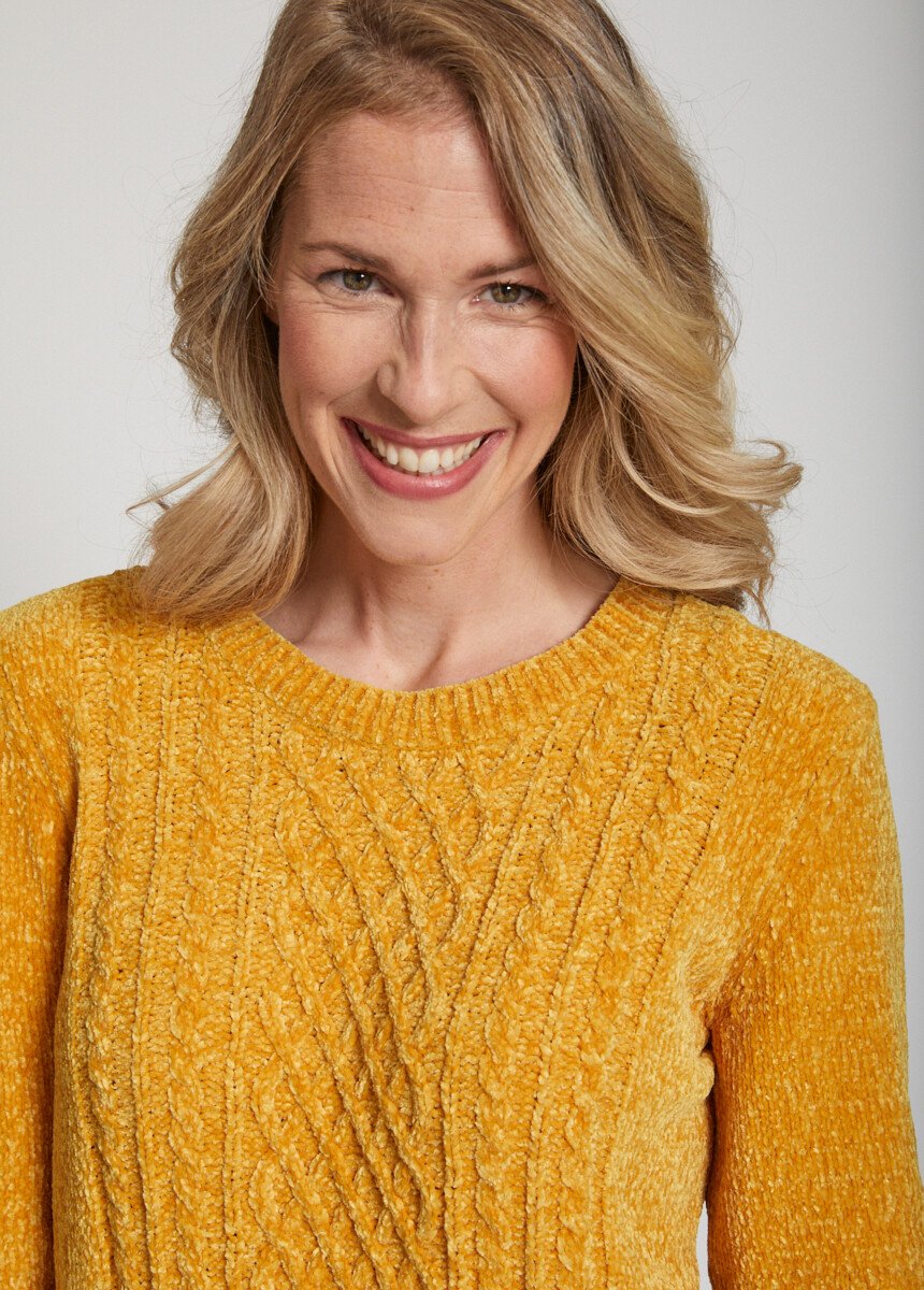 Suéter_de_punto_de_chenilla_con_cuello_redondo_Miel_DE1_slim