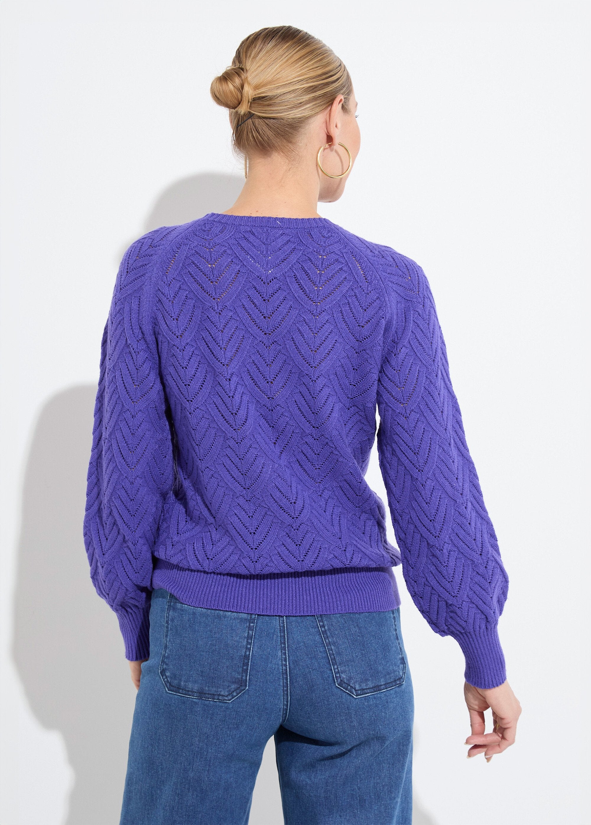 Suéter_corto_suave_de_cuello_redondo_con_patrón_calado_Púrpura_DO1_slim