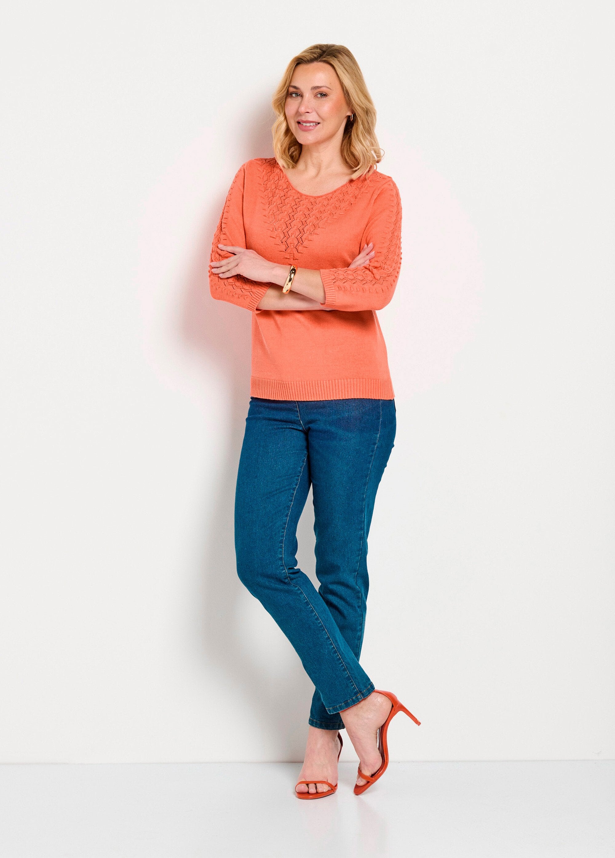 Jersey_punto_fantasía_cuello_redondo_liso_suave_Capuchina_SF1_slim