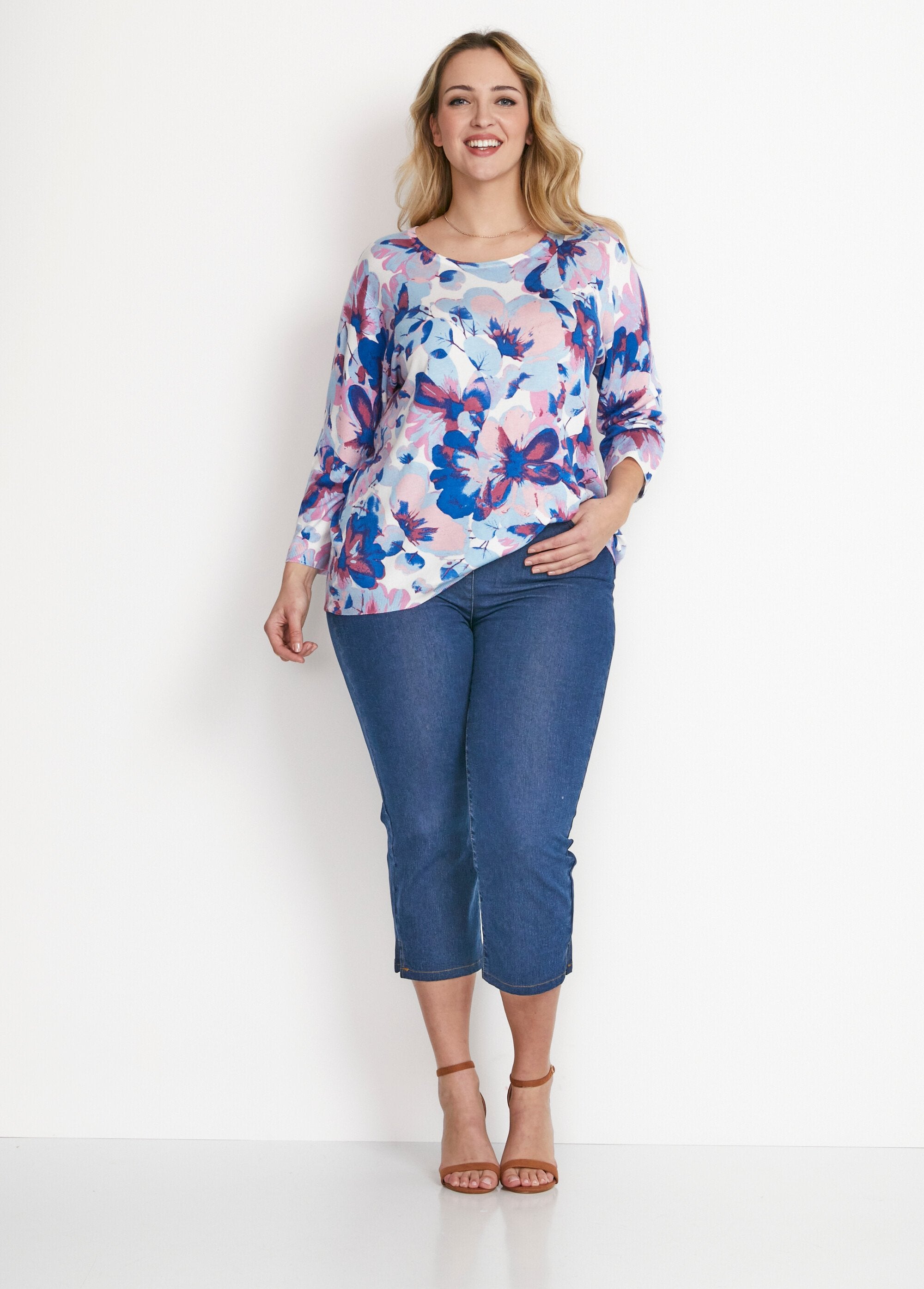 Jersey_de_manga_3/4_con_estampado_floral_azul_y_rosa_SF1_curvy