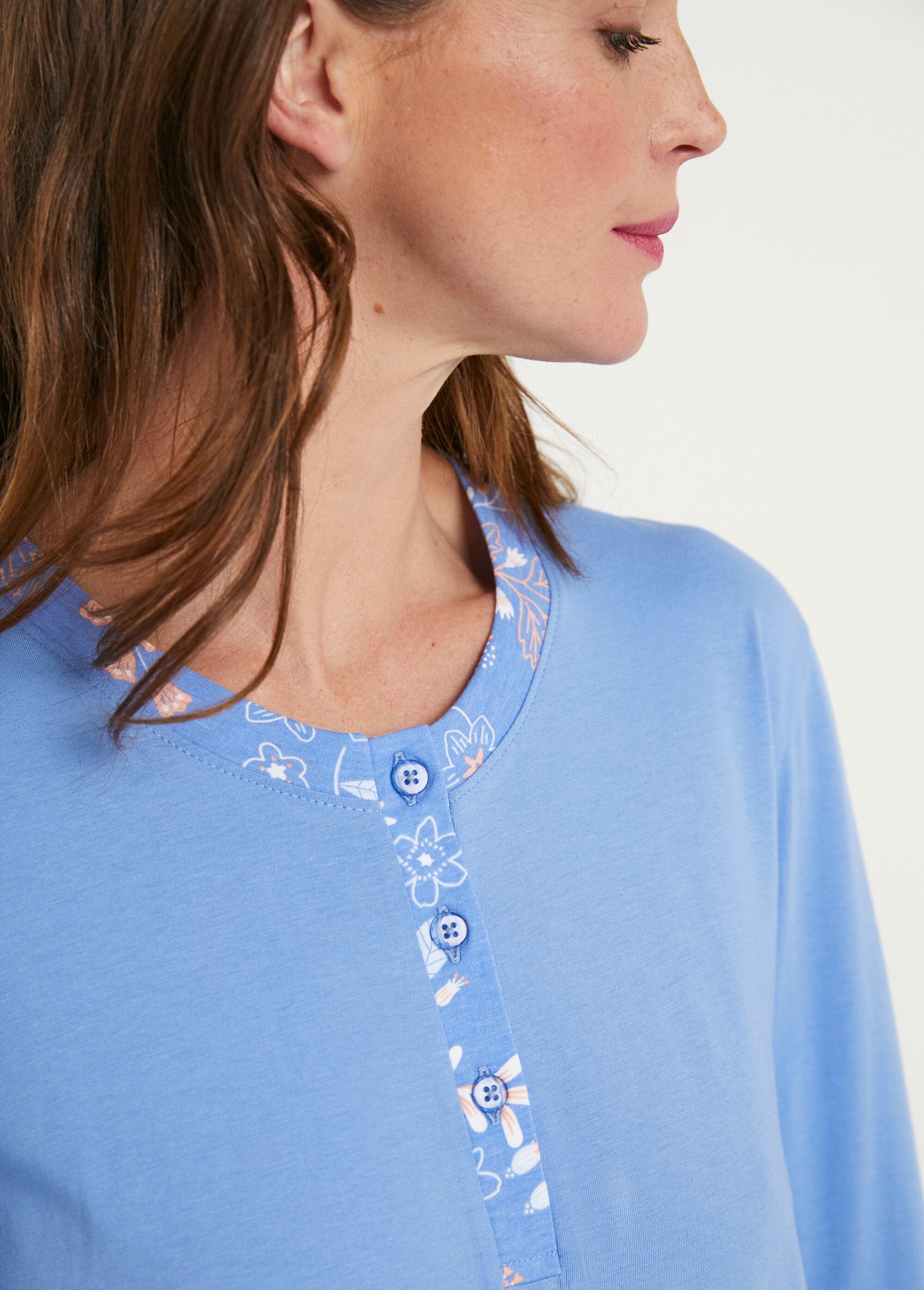 Pijama_de_manga_larga_de_algodón_floral_liso_Estampado_azul_y_rosa_DE1_slim