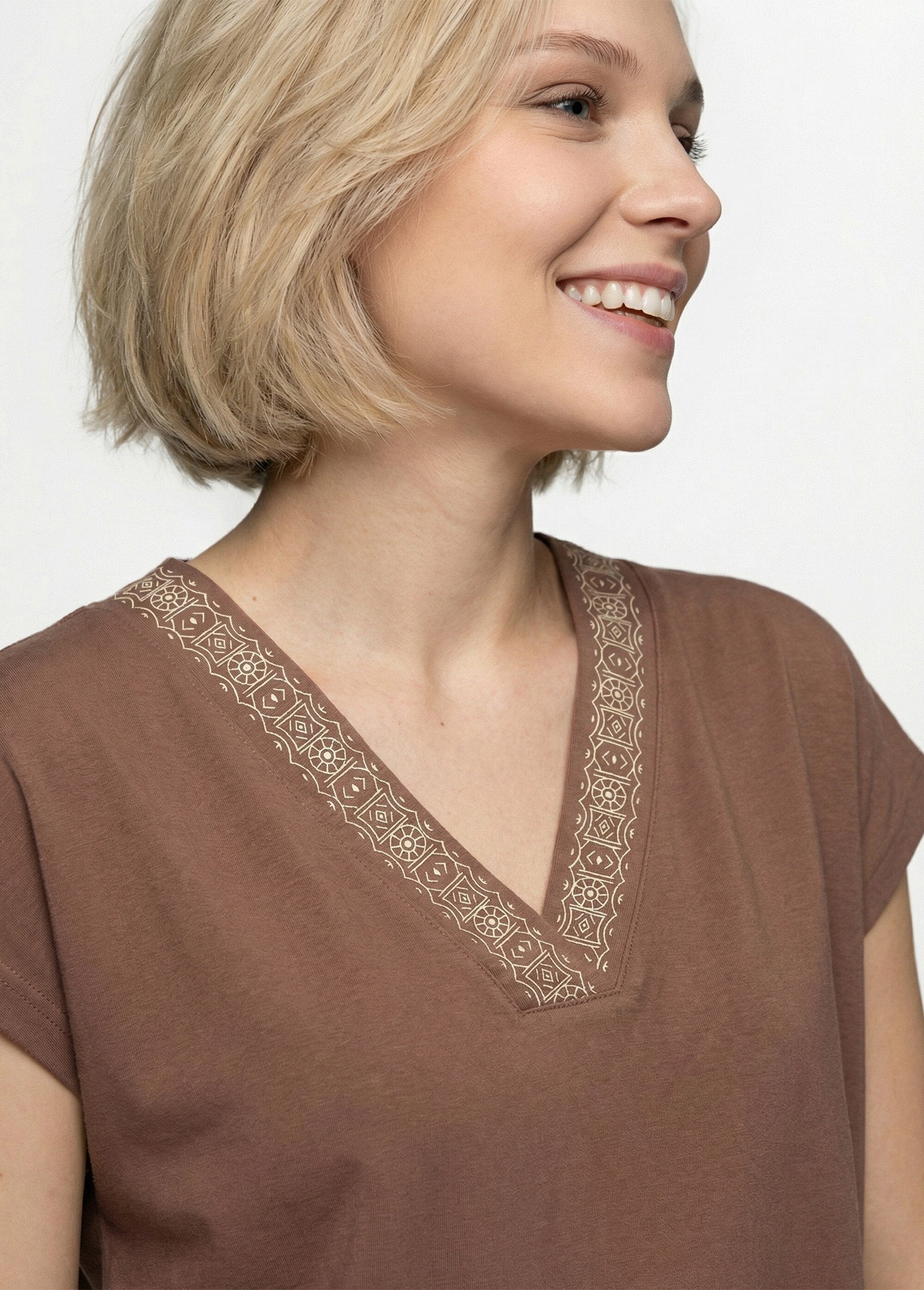 Vestido_corto_de_playa_suelto_Castaño_DE1_slim