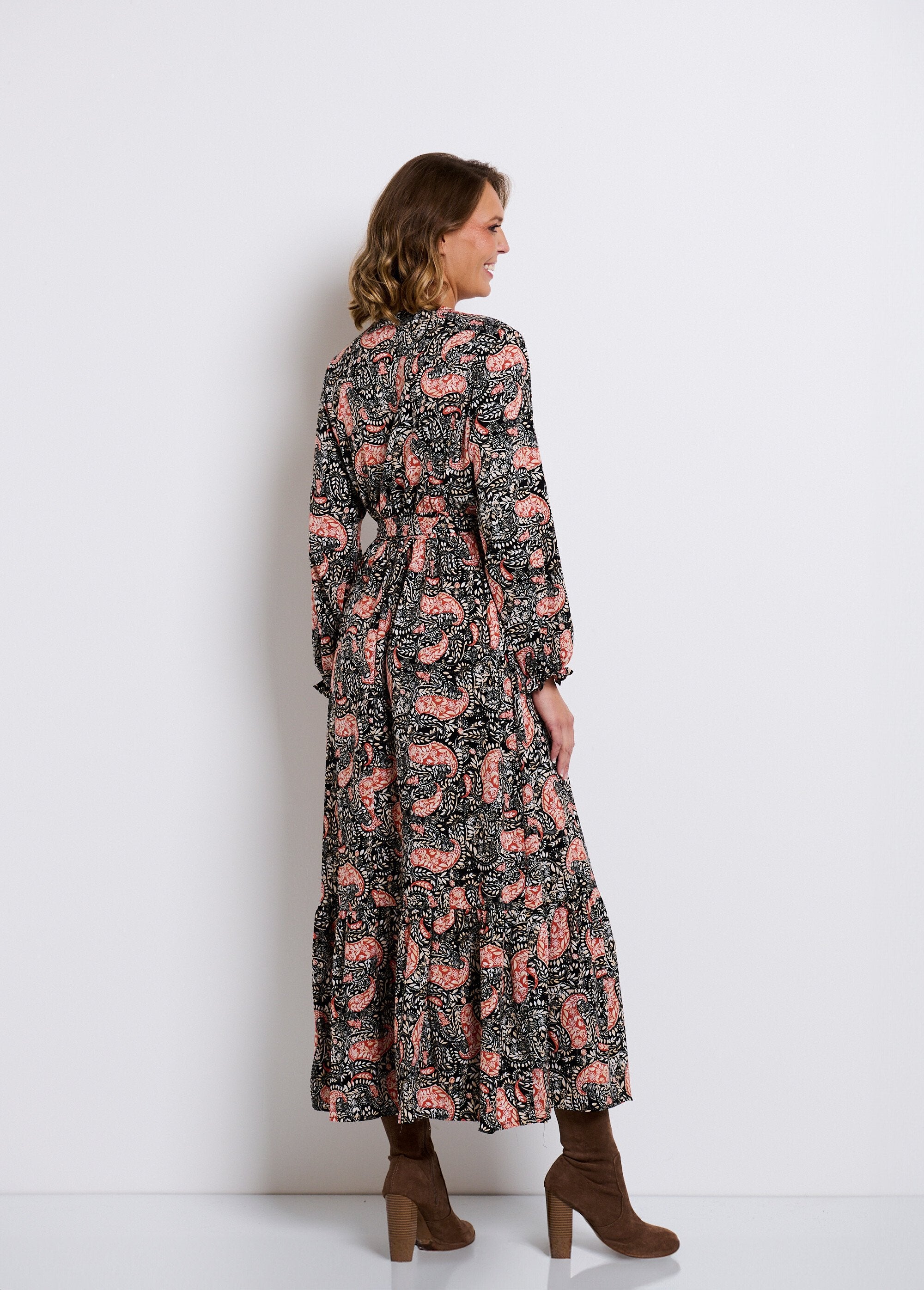 Maxi_vestido_con_cintura_elástica_Negro_y_ladrillo_DO1_slim