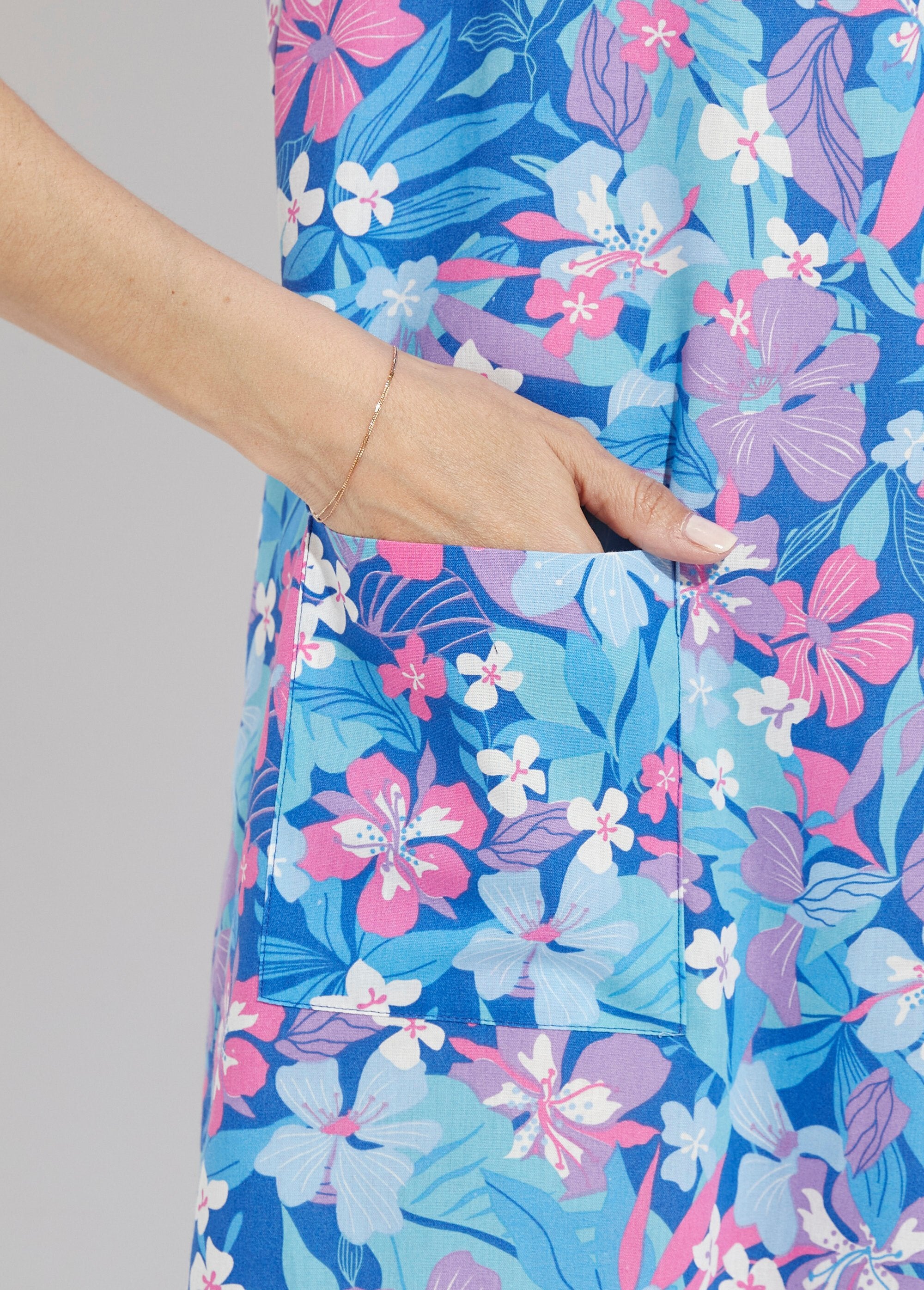 Vestido_corto_delantal_con_manga_corta._Azul_DE3_slim