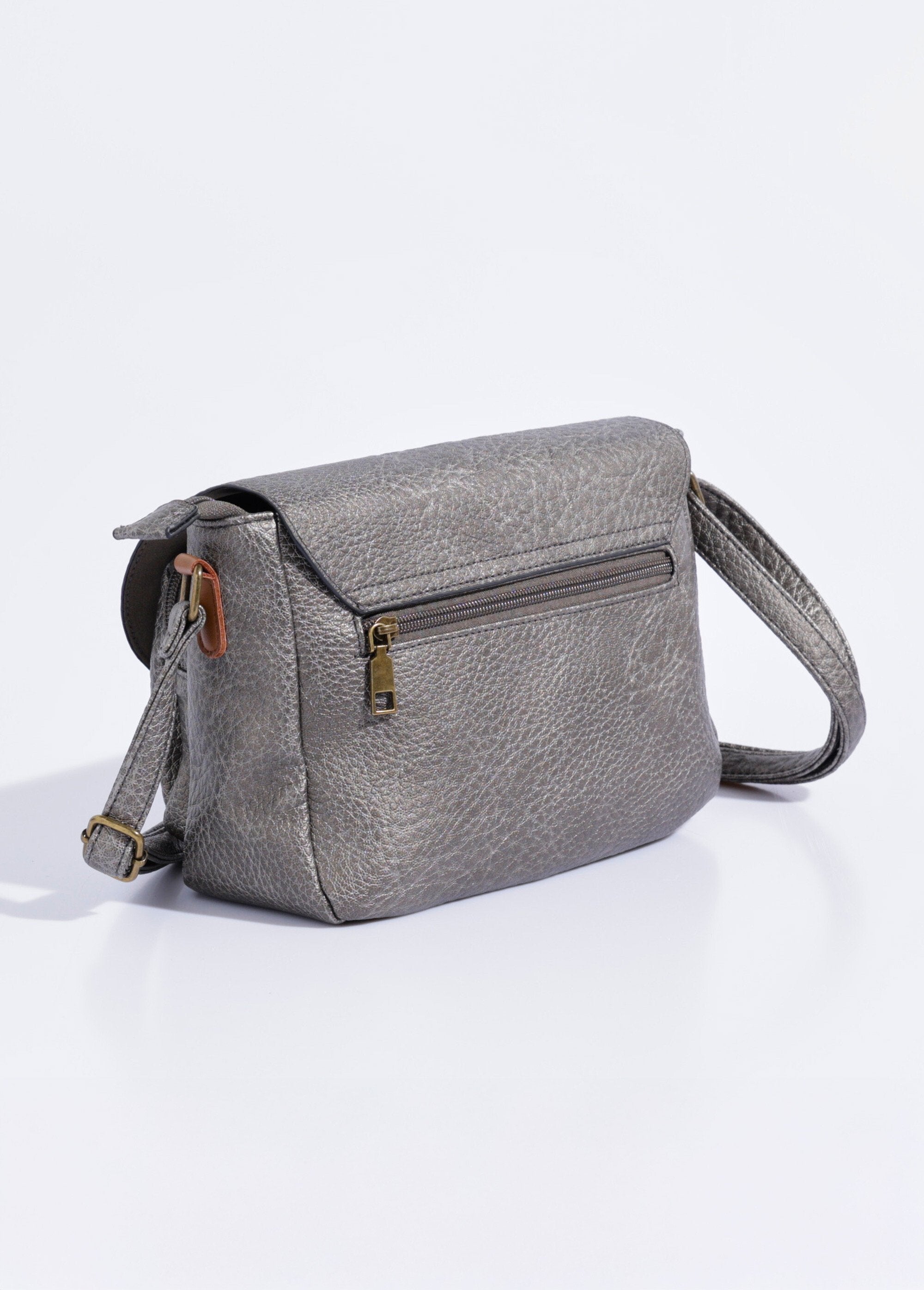 Bolso_tipo_cartera_de_piel_sintética_con_bandolera_Bronce_DO1_slim