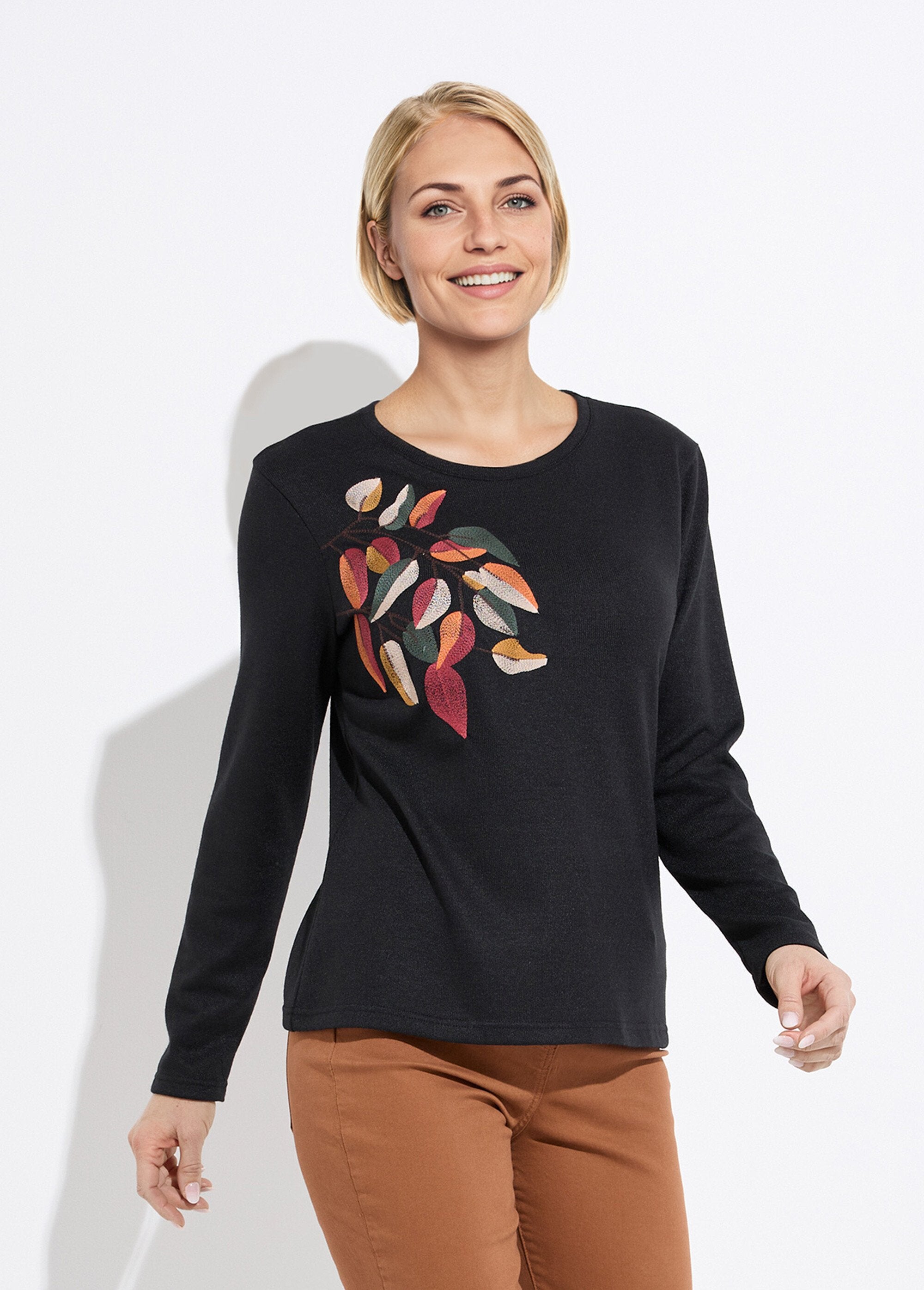 Camiseta_de_manga_larga_con_cuello_redondo_y_bordado_liso_Negro_FA1_slim
