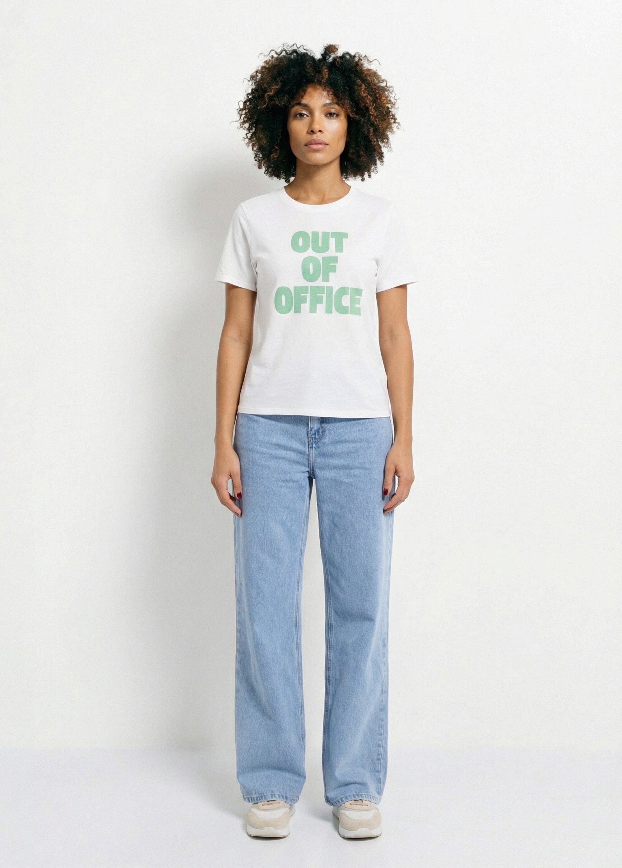 T-shirt_fun_inscription_Out_of_office_Blanc_et_vert_SF1_slim
