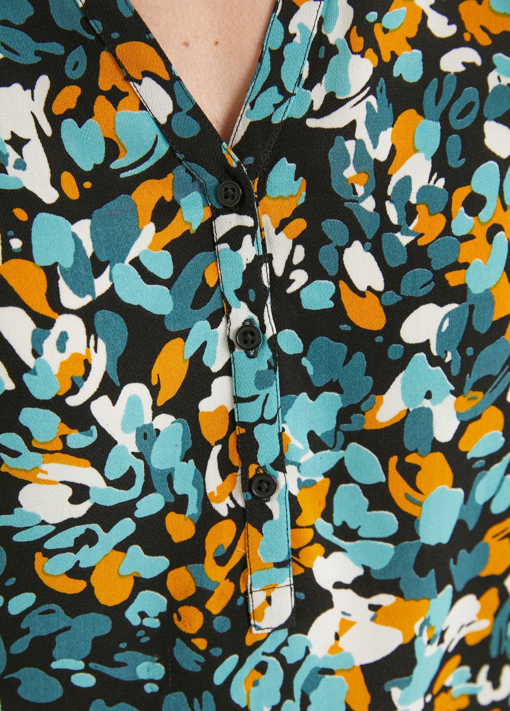 Túnica_larga_y_holgada_con_botones_Verde_DE4_slim