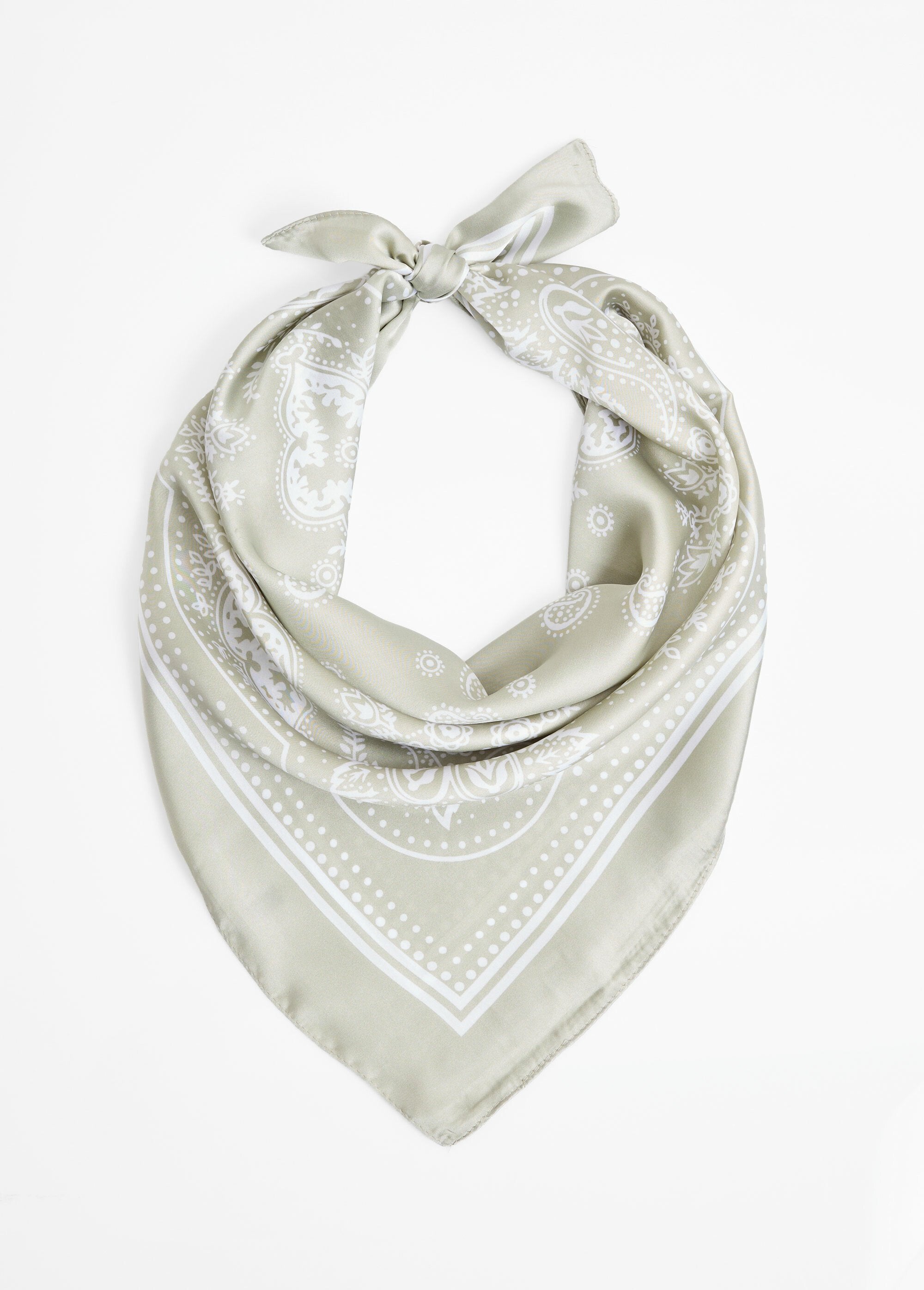 Foulard_carré_en_satin,_motif_bandana_2_Vert_FA1_slim
