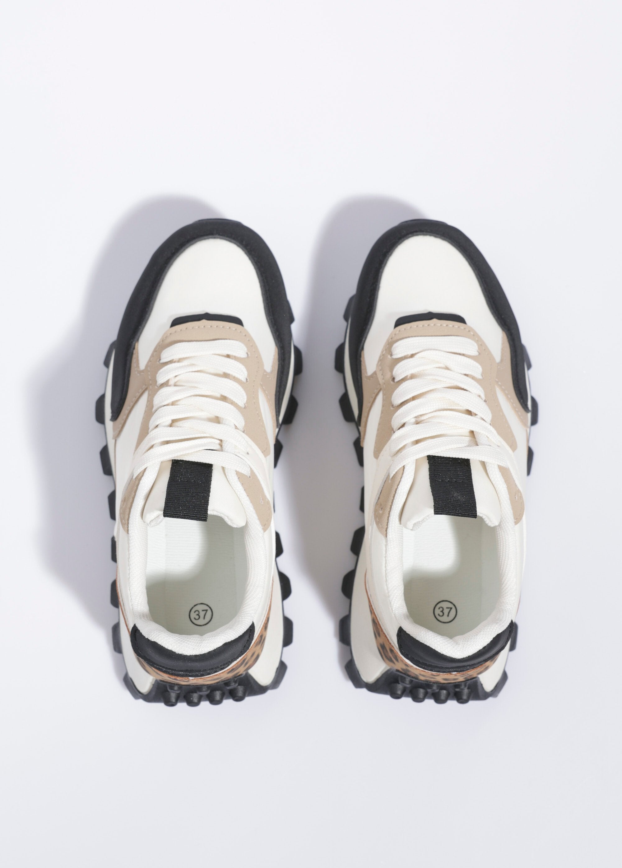 Zapatillas_multimaterial_con_suela_dentada_Leopardo_OV1_slim