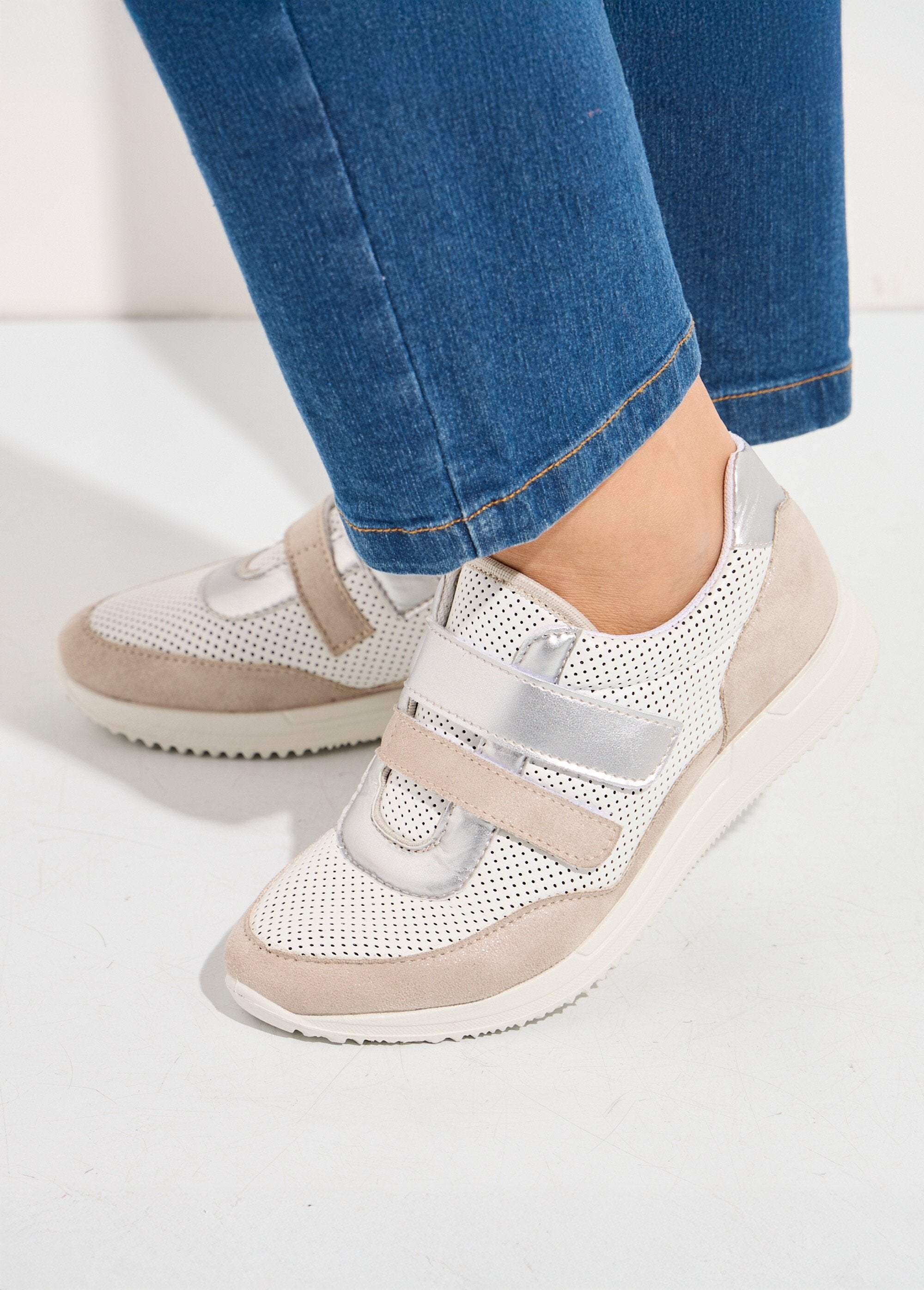 Baskets_scratchées_souples_largeur_confort_Blanc_SF1_slim