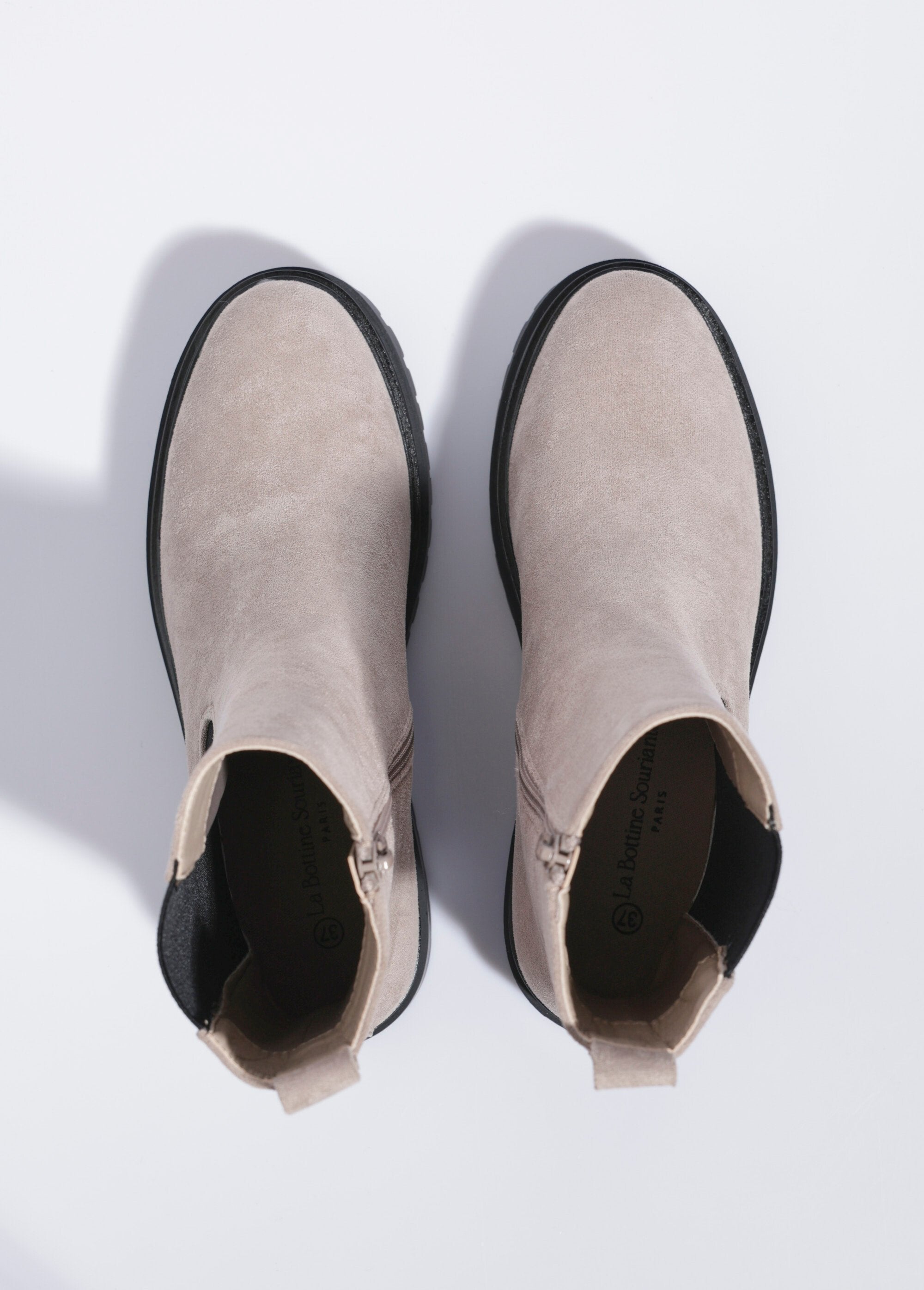 Botas_altas_Chelsea_con_suela_con_tacos_Beige_OV1_slim