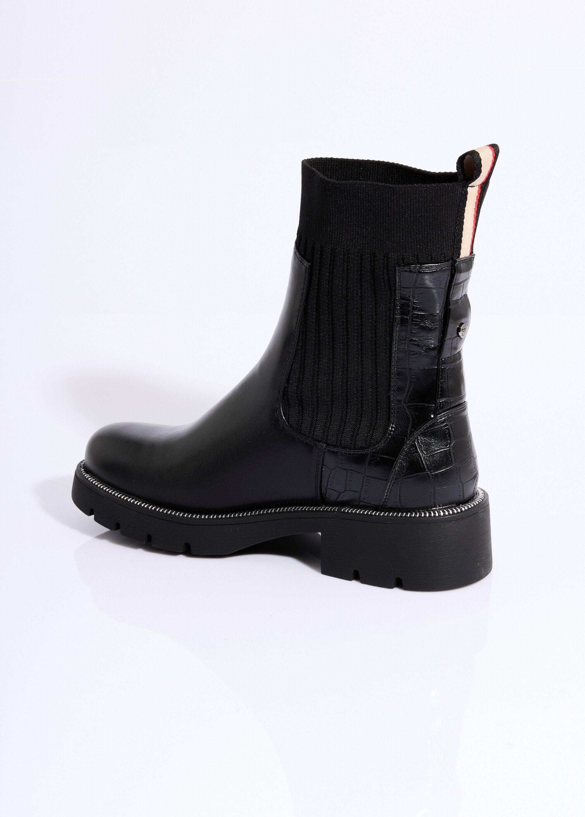 Botas_altas_tipo_calcetín_con_muescas_Negro_DO1_slim