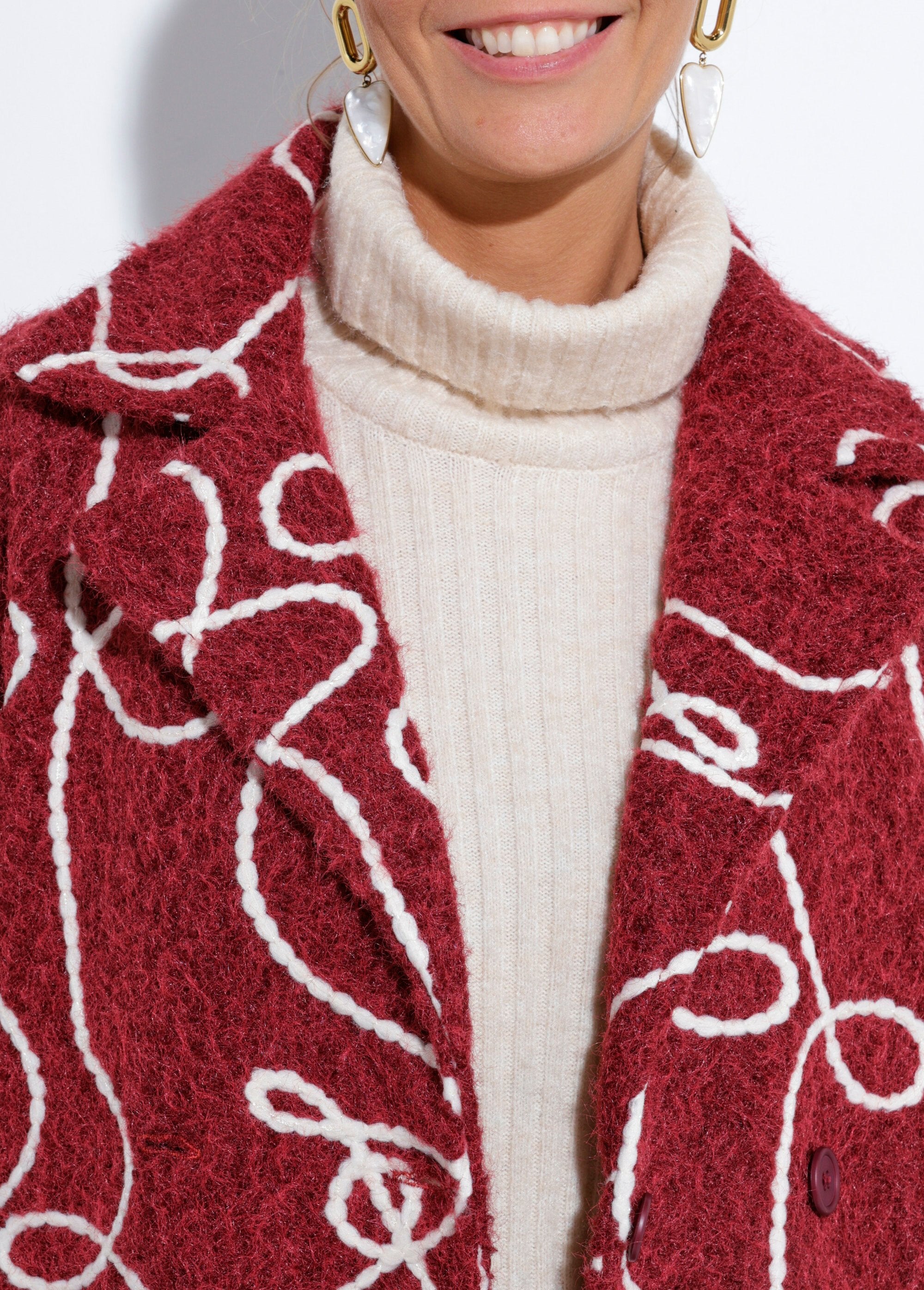 Abrigo_largo_y_elegante_de_lana_hervida_estilo_guisante_Burdeos_DE1_slim