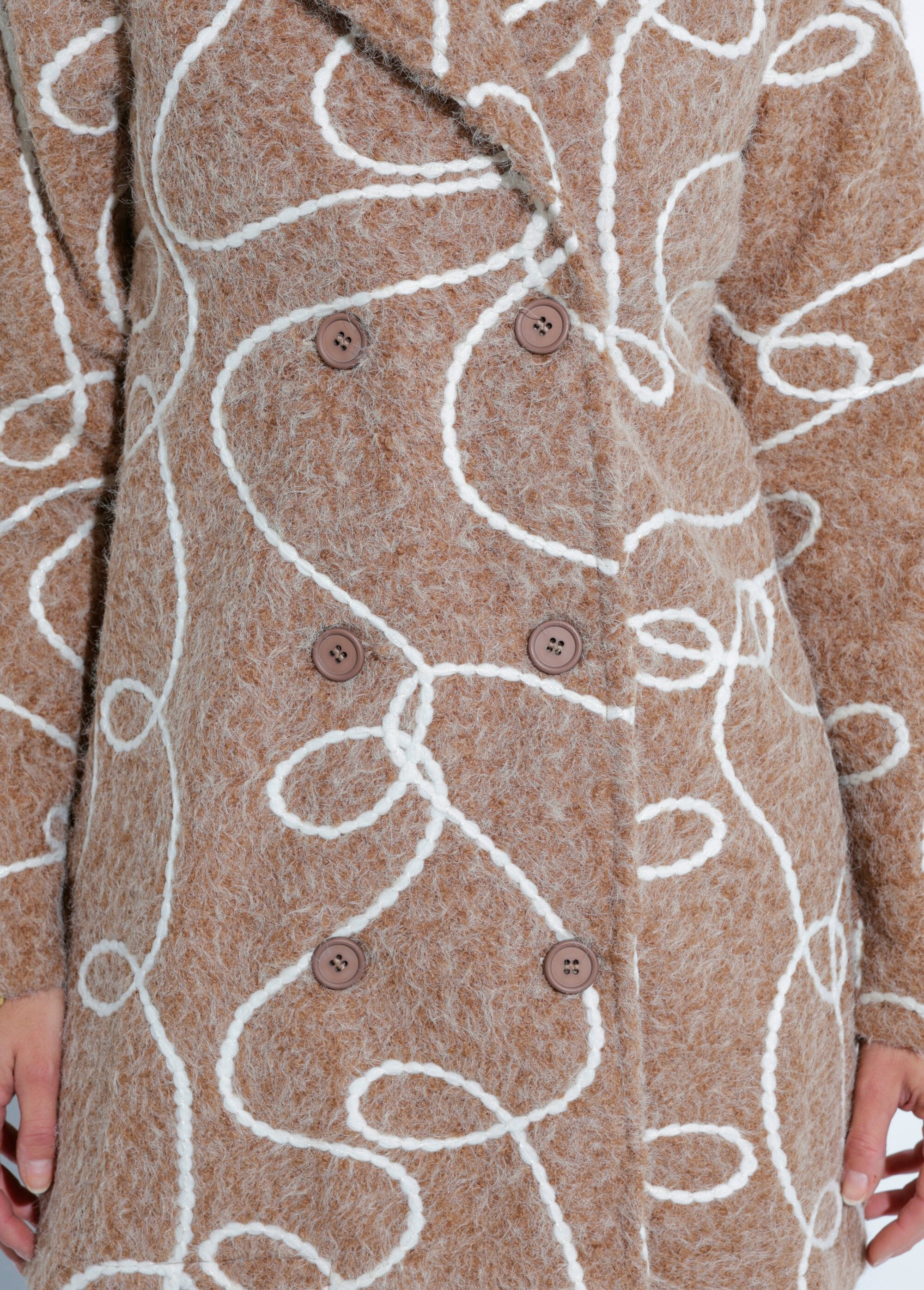 Abrigo_largo_y_elegante_de_lana_hervida_estilo_guisante_Beige_DE3_slim