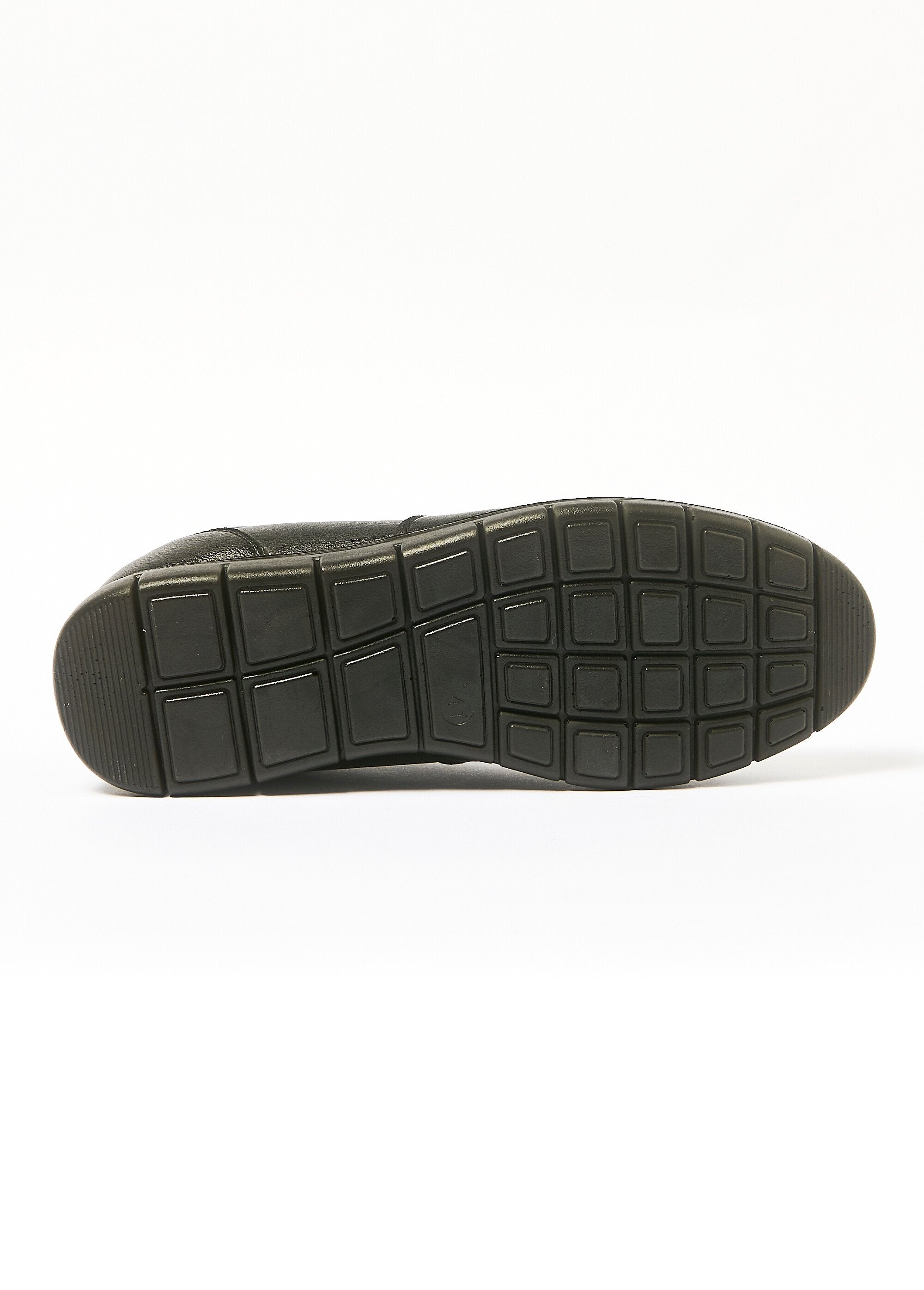 Zapatos_derby_con_laterales_elásticos_Negro_UN1_slim